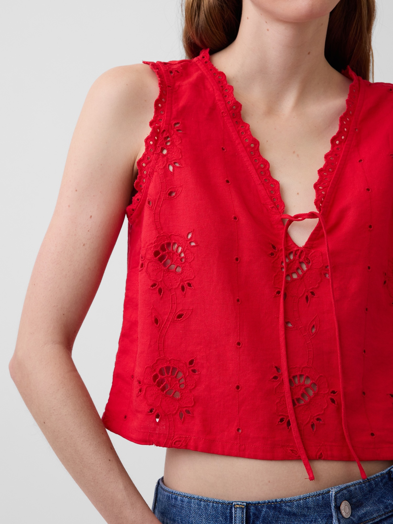 Женский топ Gap Linen-Blend Embroidered Crop Shell Tank Top, цвет: Красный — фото 4