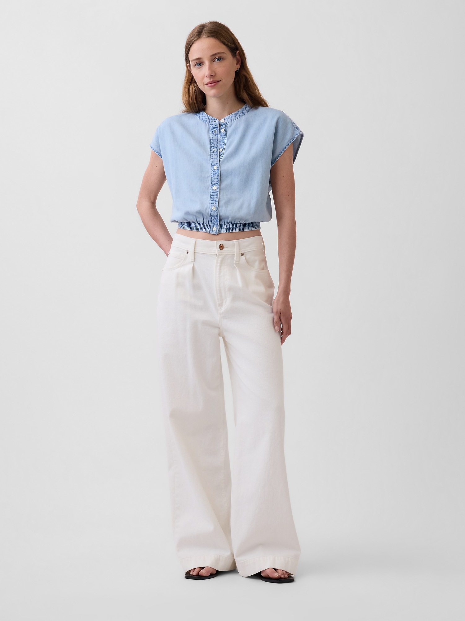 Женский топ Gap Denim Cap-Sleeve Crop Button-Front Top, цвет: Средняя варка — фото 2