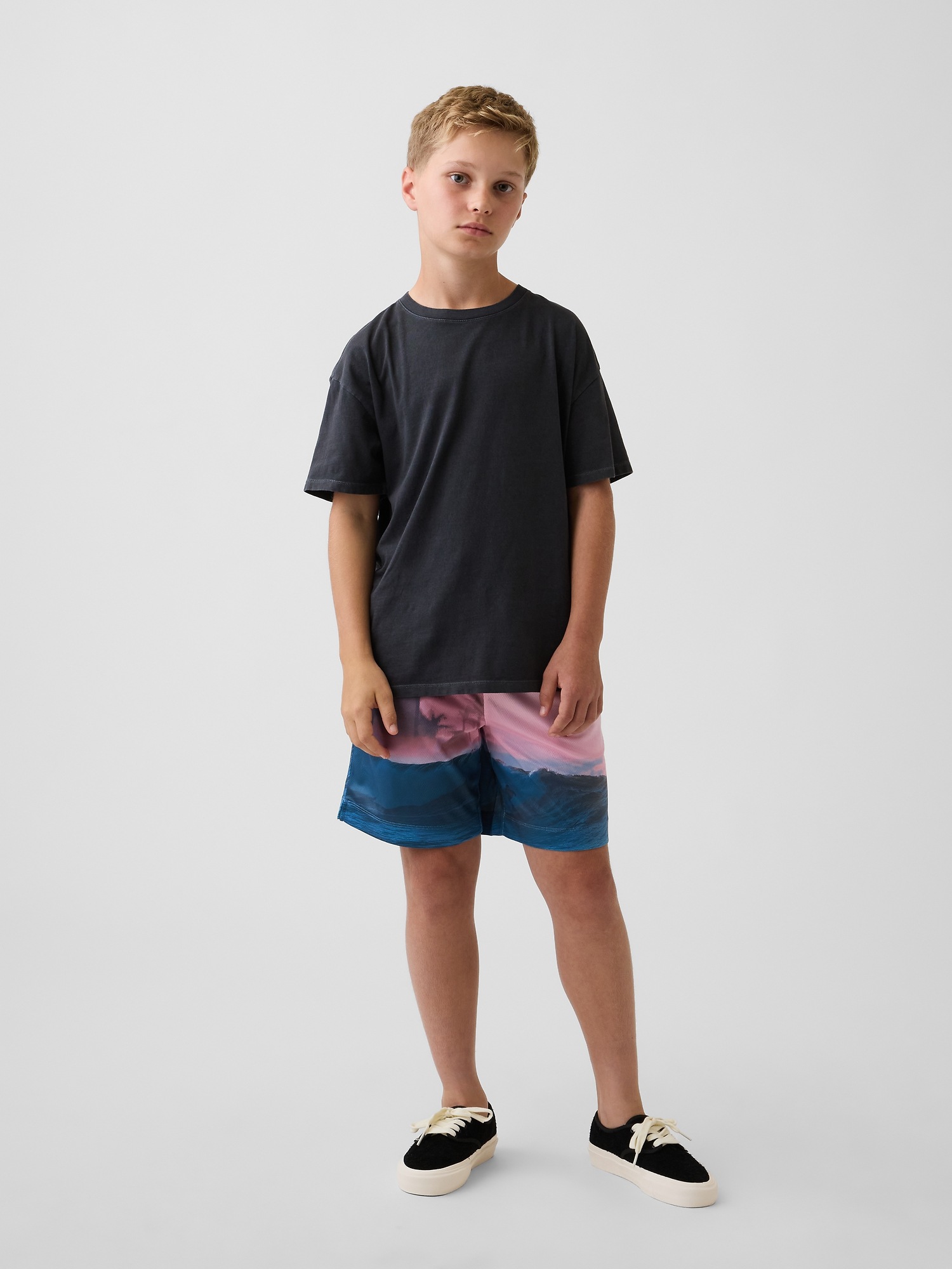 Детские шорты Gap Kids GapFit 6" Recycled Mesh Easy Shorts