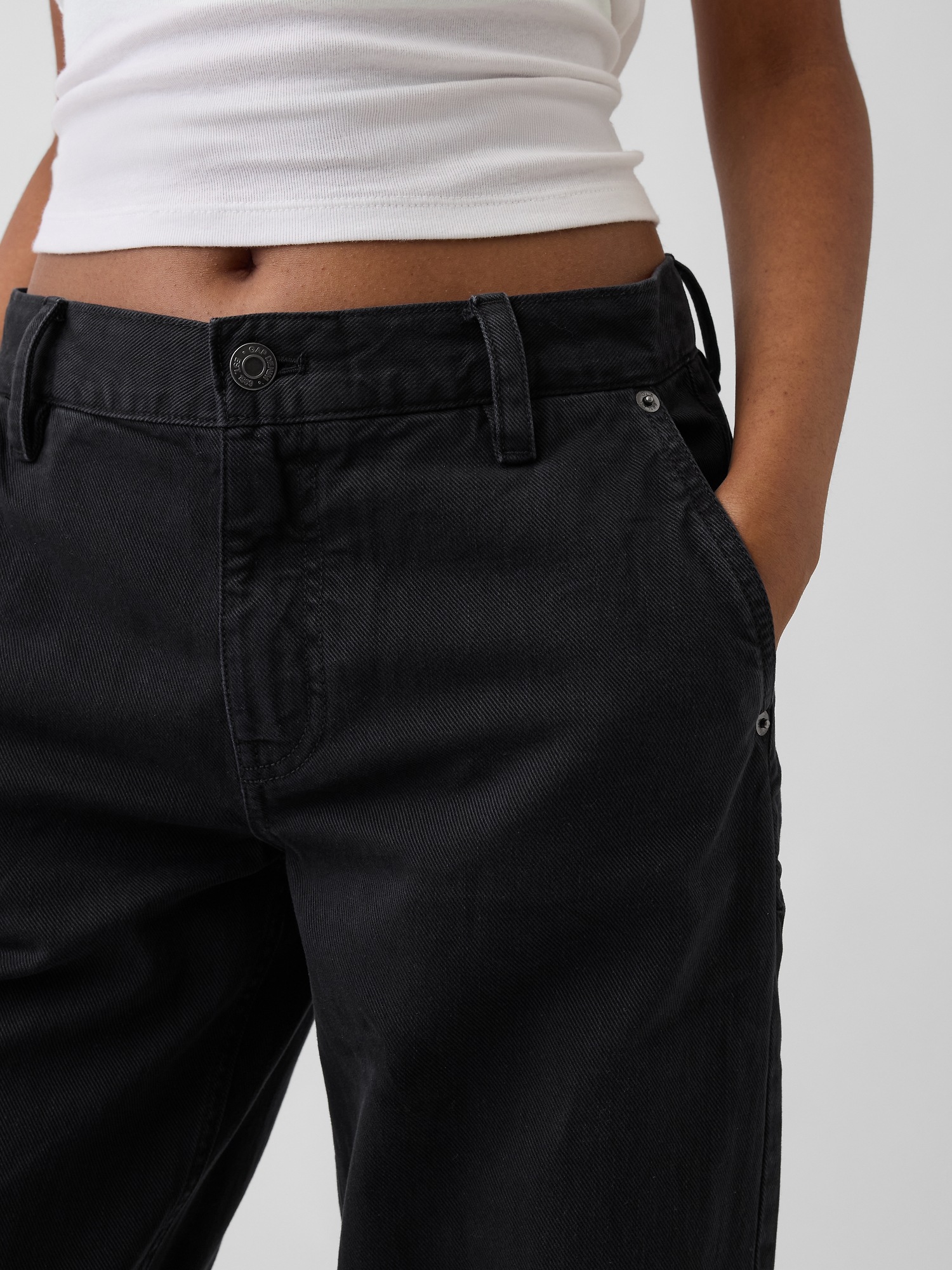 Женские брюки Gap Low Rise '90s Loose Khakis, цвет: Чёрный — фото 4