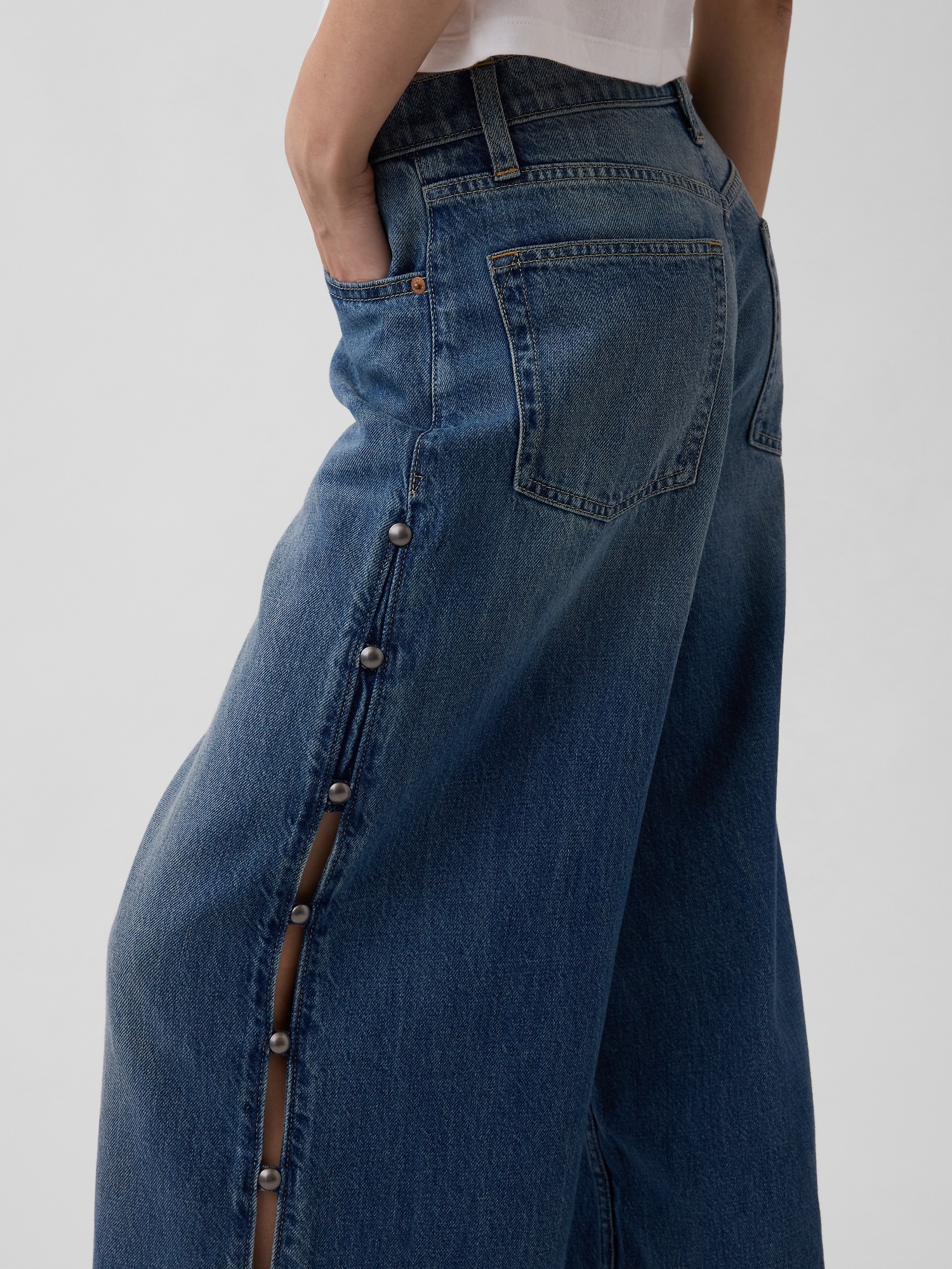 Женские джинсы Gap Mid Rise UltraSoft Studded Baggy Jeans — фото 4