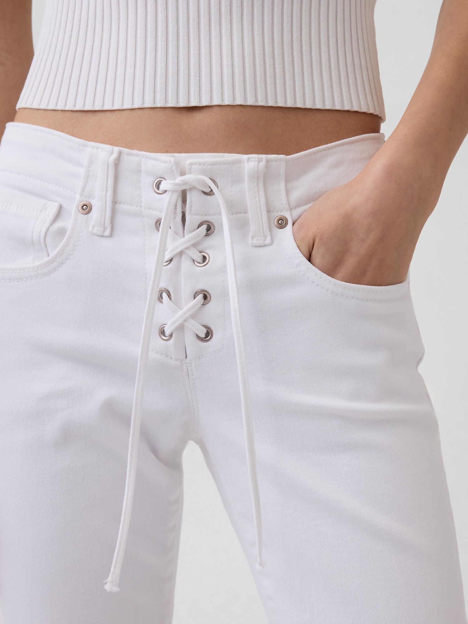 Женские джинсы Gap Low Rise Long & Lean Lace-Up Jeans — фото 5