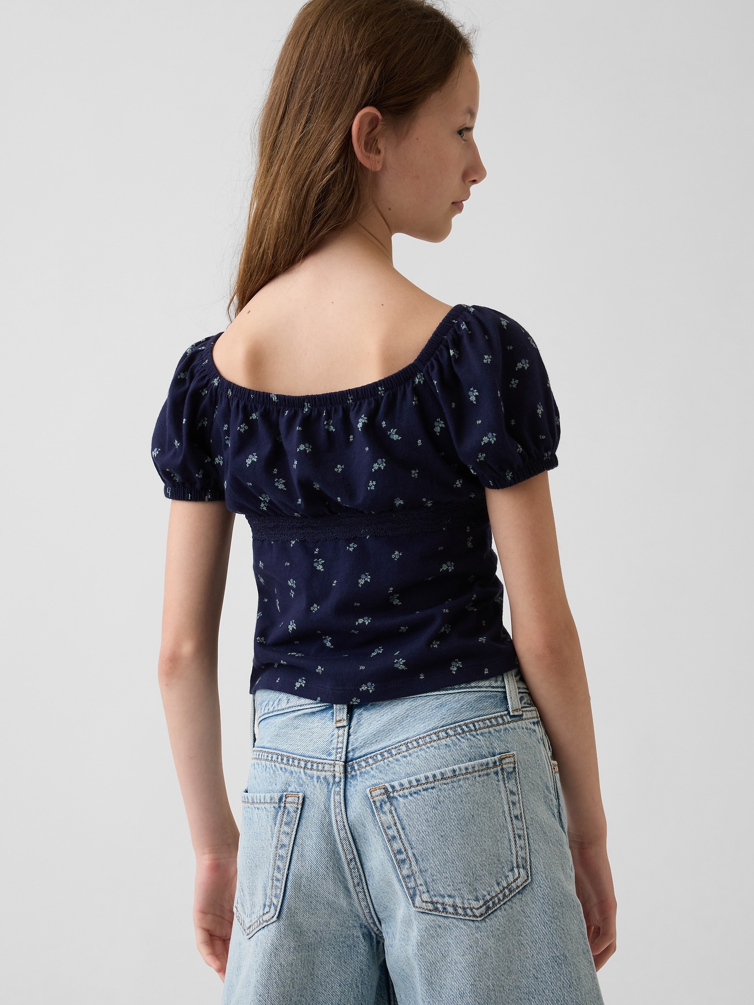 Детский топ Gap Lace-Trim Puff-Sleeve Top, цвет: Тёмно-синий с принтом — фото 3