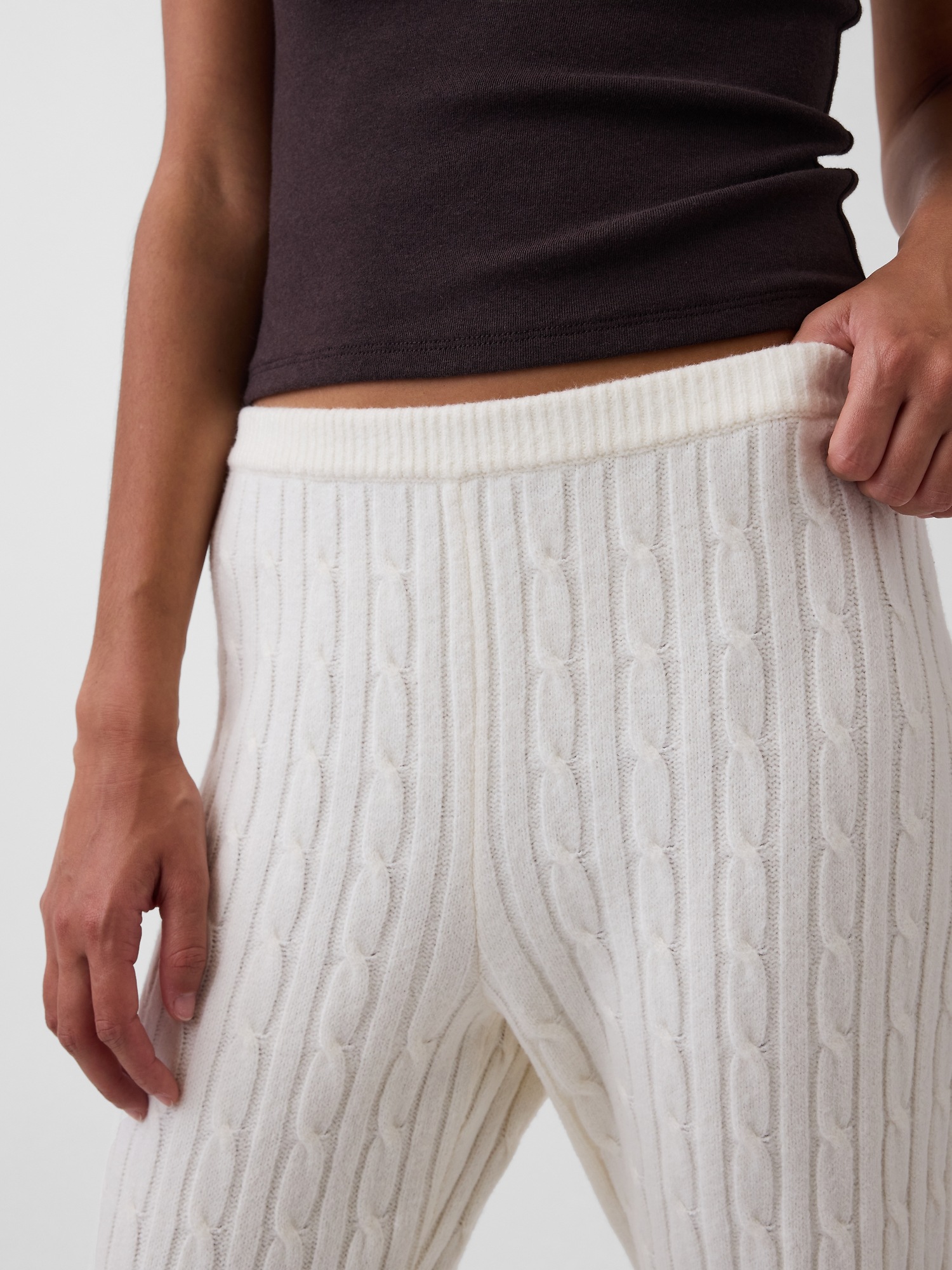 Женские брюки Gap CashSoft Cable-Knit Boot Sweater Pants, цвет: Слоновая кость бежевый — фото 5