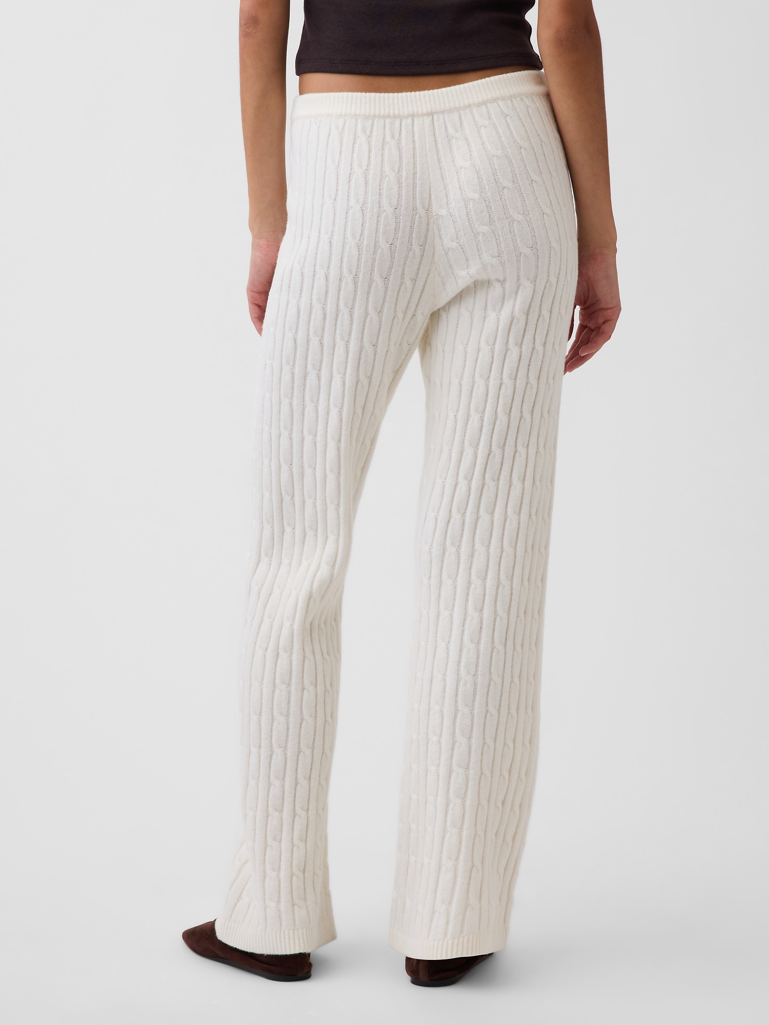 Женские брюки Gap CashSoft Cable-Knit Boot Sweater Pants, цвет: Слоновая кость бежевый — фото 4