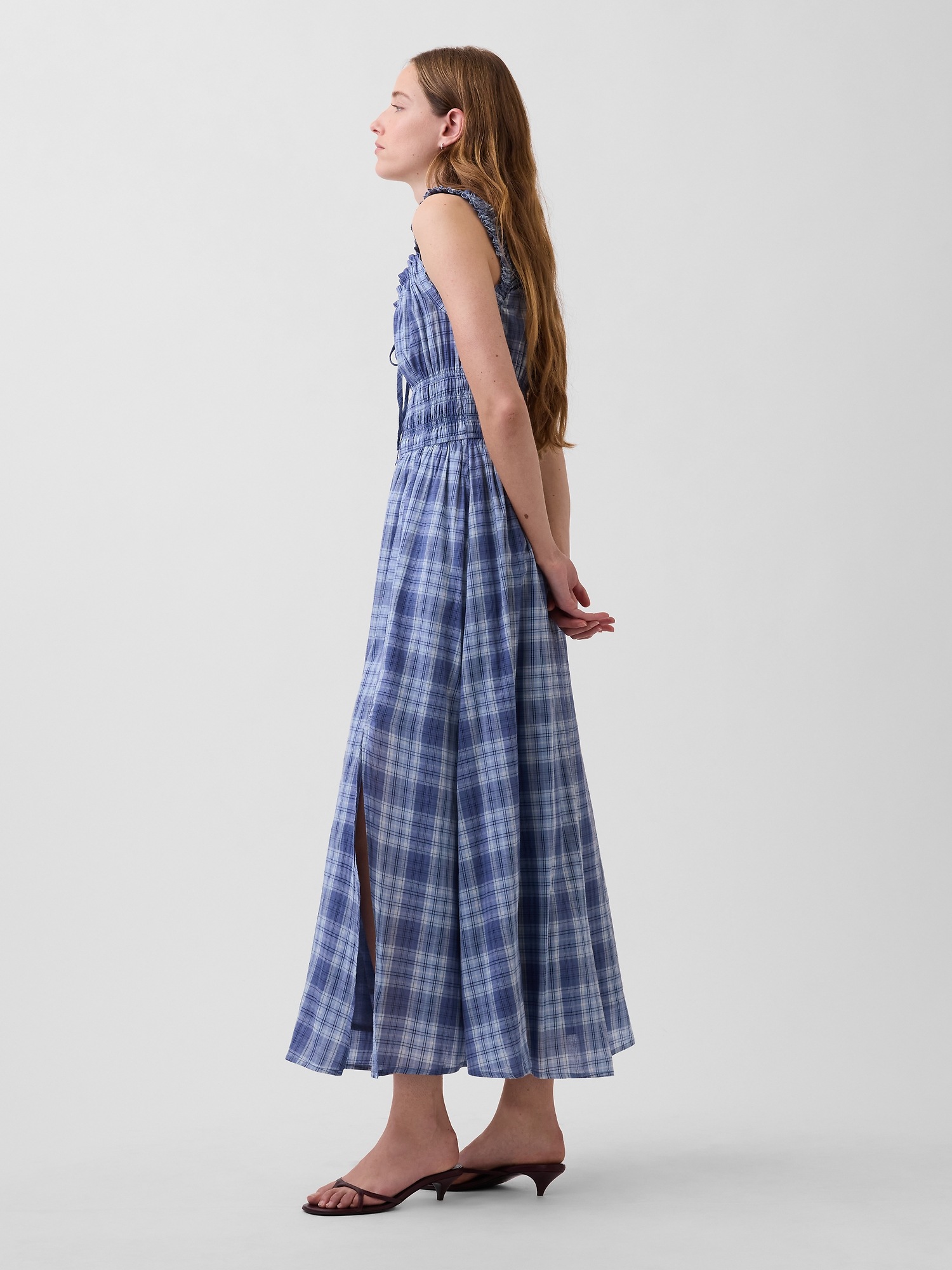 Женское платье Gap Voile Plaid Smocked-Waist Maxi, цвет: Синий клетчатый — фото 2