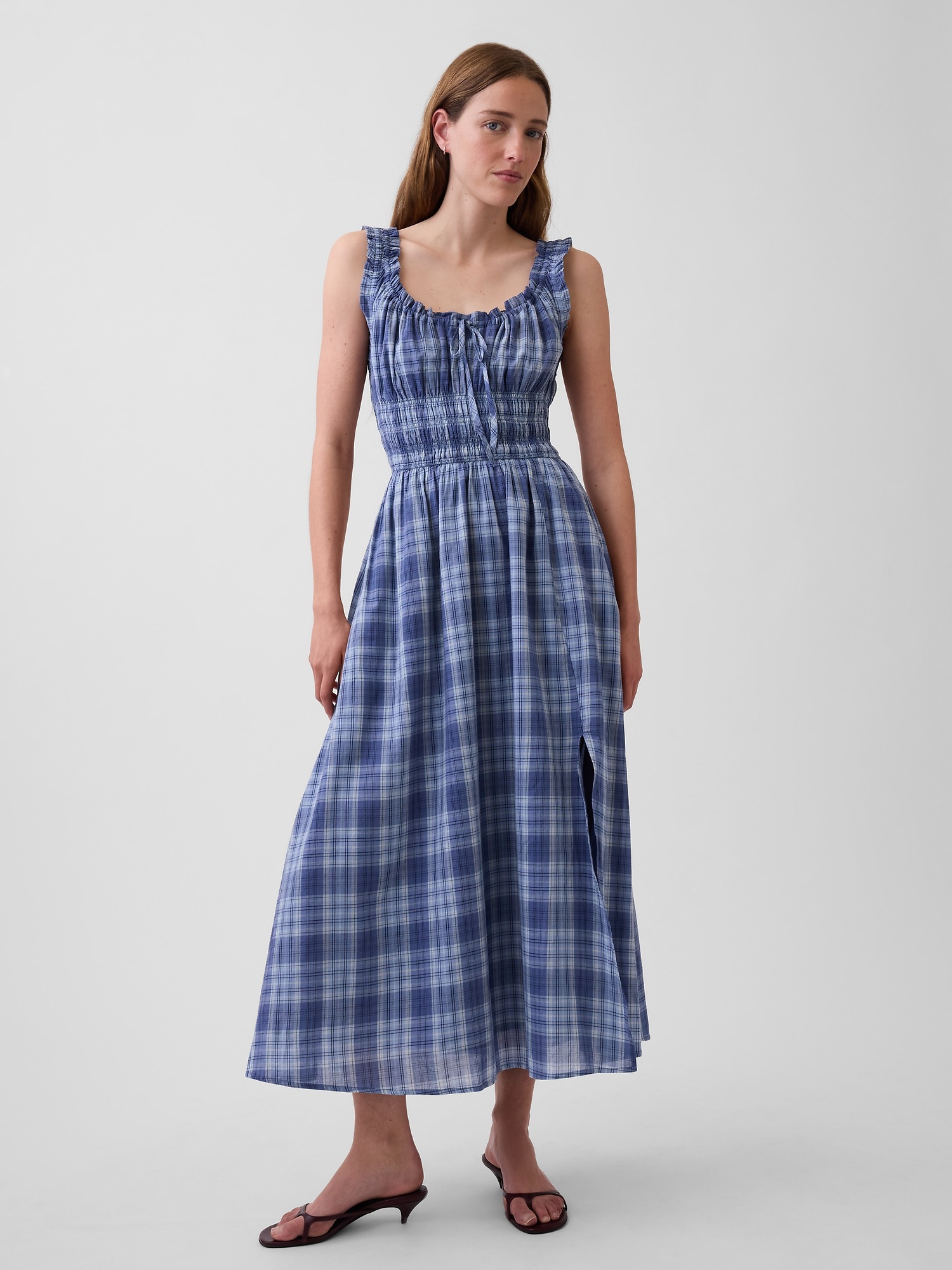 Женское платье Gap Voile Plaid Smocked-Waist Maxi, цвет: Синий клетчатый — фото 4