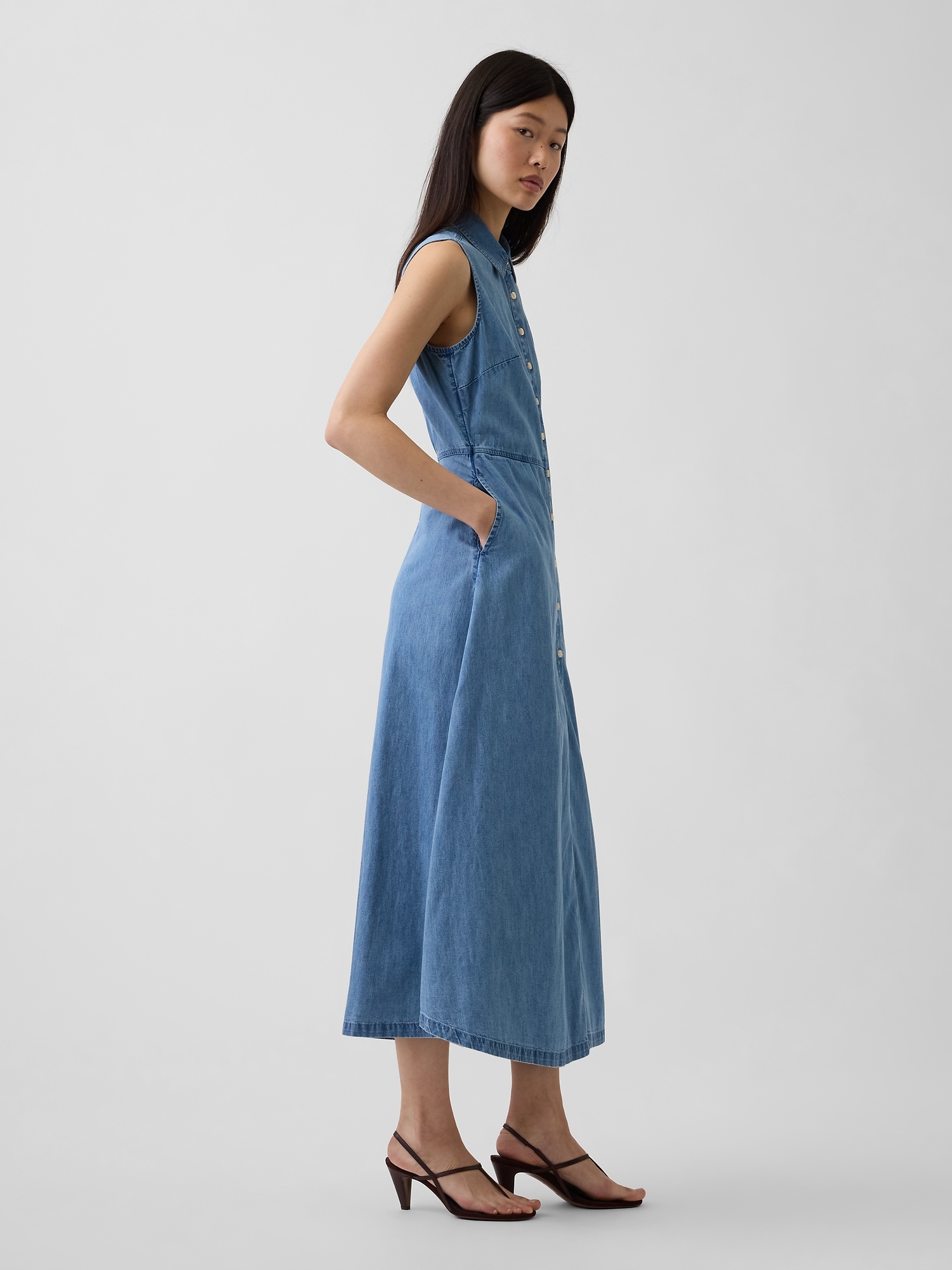 Женское макси-платье-рубашка Gap UltraSoft из денима, цвет: Средняя варка — фото 2