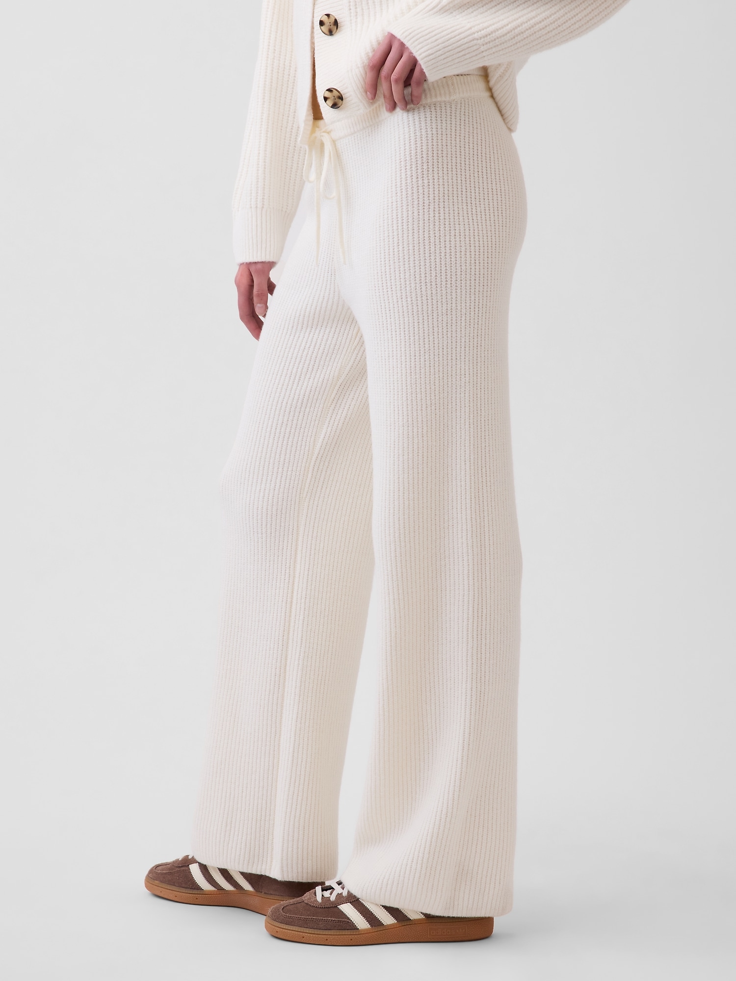 Женские брюки Gap CashSoft Shaker-Stitch Sweater Pants, цвет: Слоновая кость бежевый — фото 3