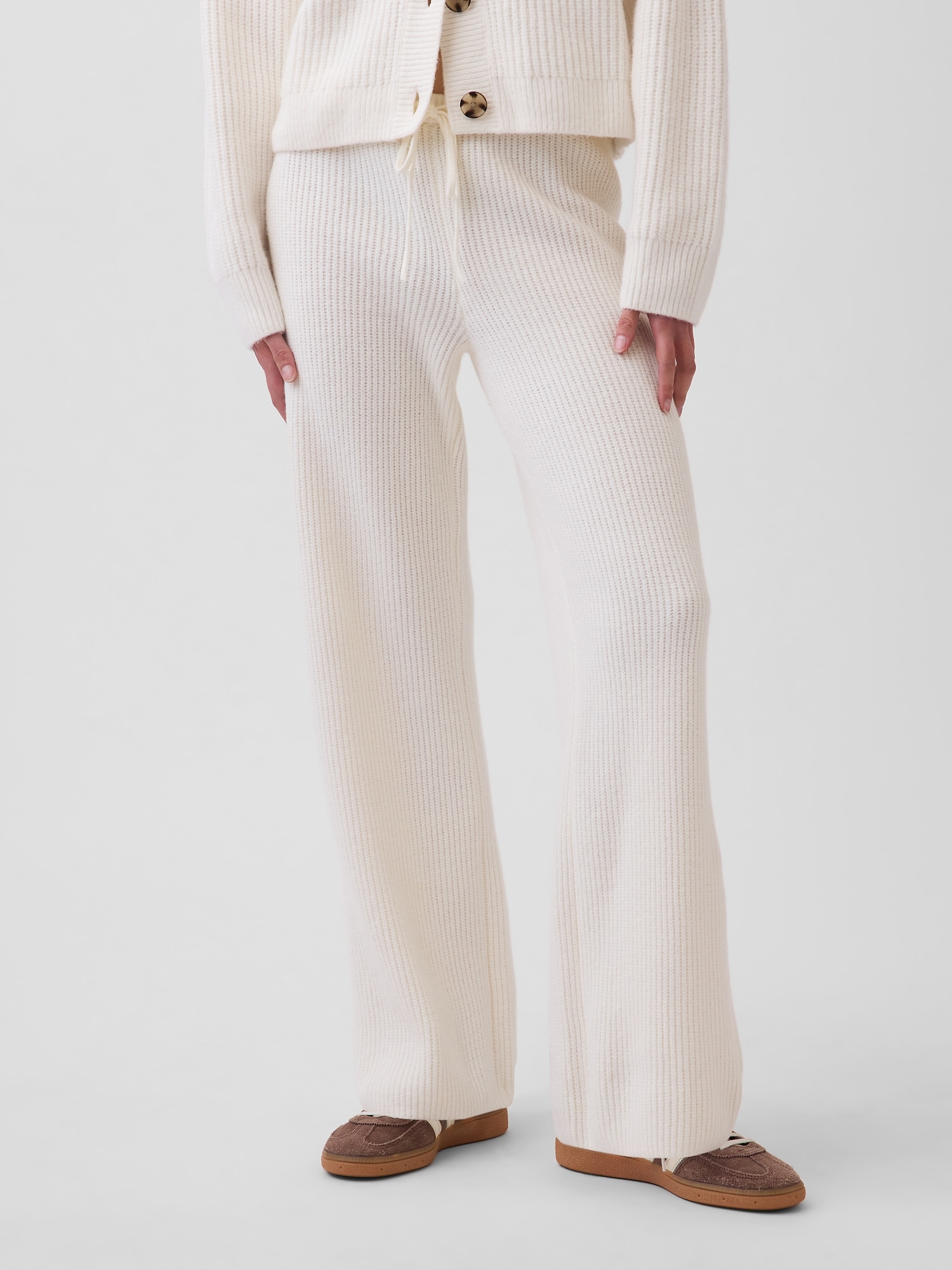Женские брюки Gap CashSoft Shaker-Stitch Sweater Pants, цвет: Слоновая кость бежевый — фото 2