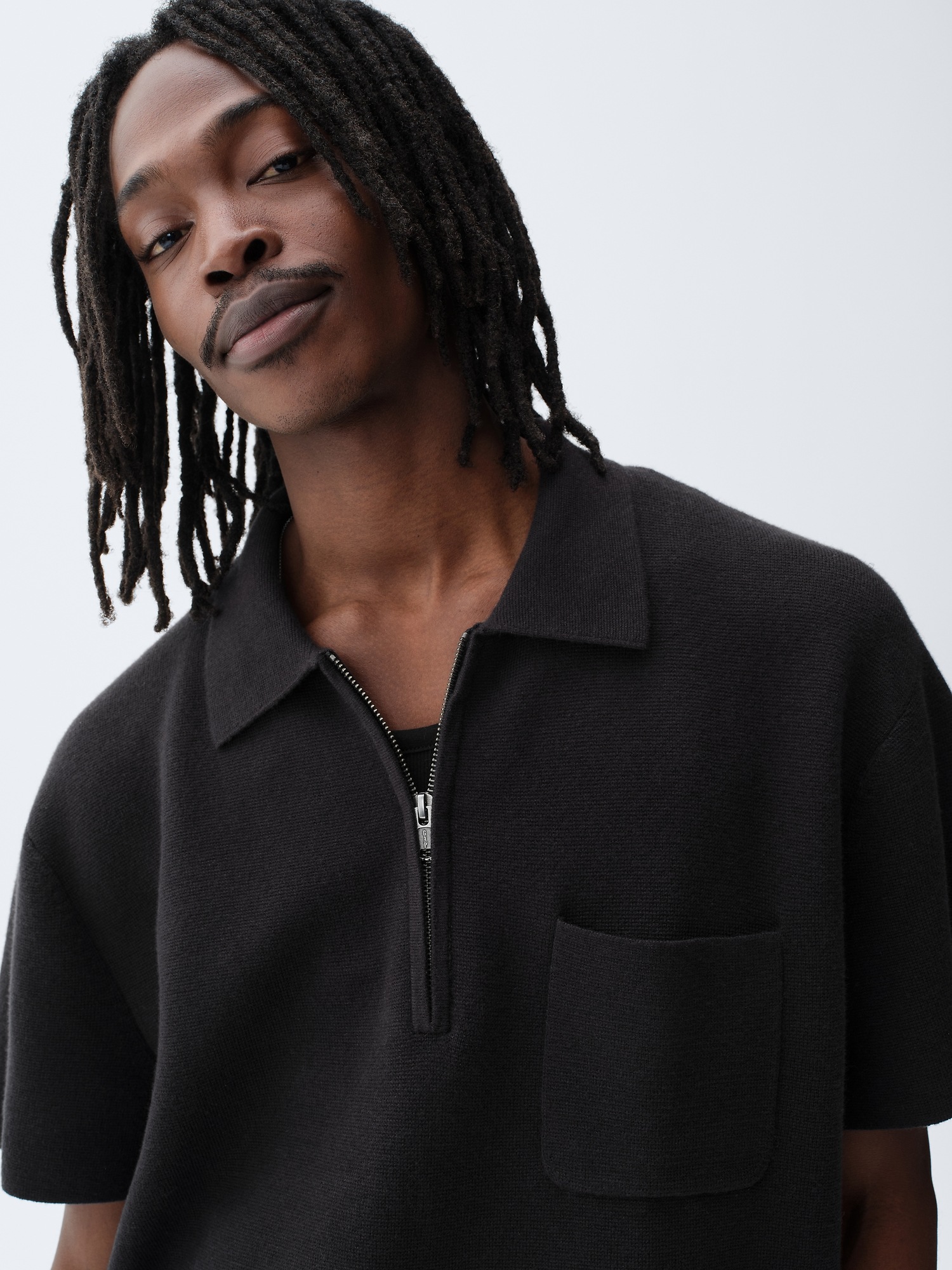 Мужской свитер Gap Oversized Quarter-Zip Pocket Polo Sweater, цвет: Чёрный — фото 6