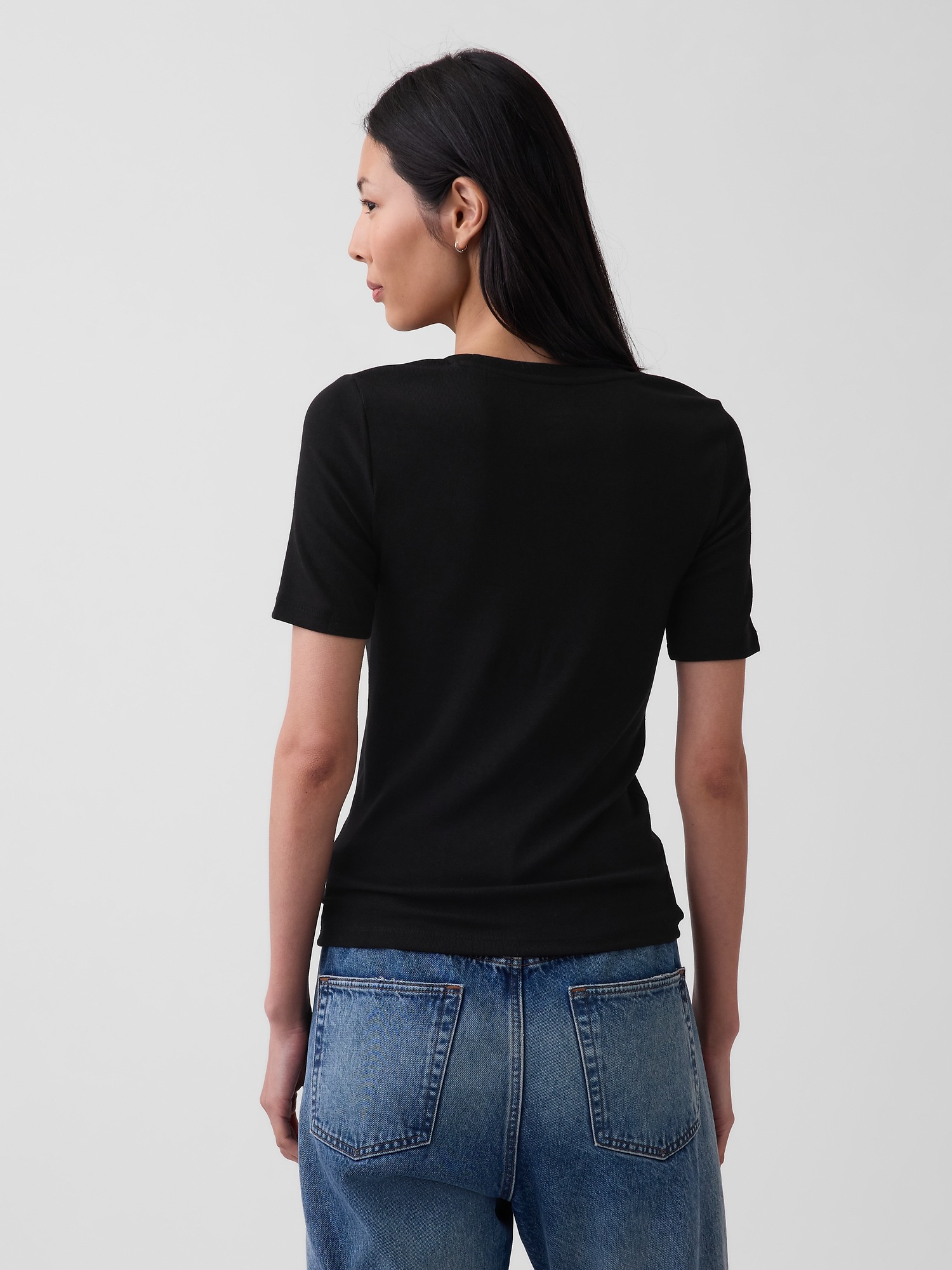 Женская футболка Gap Modern Crewneck, цвет: Чёрный — фото 2