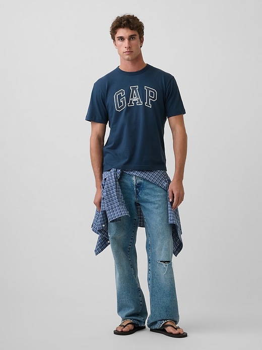 Image number 2 showing, Gap Arch Logo T-Shirt