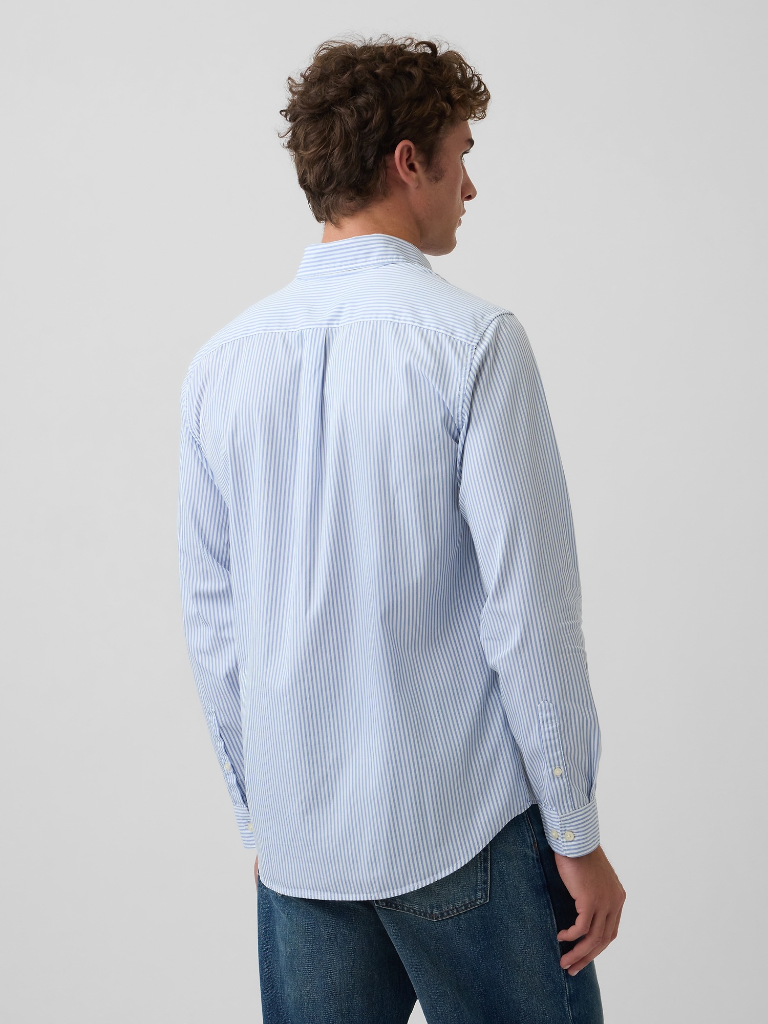 Мужские рубашки Gap All-Day Poplin Shirt in Standard Fit — фото 3