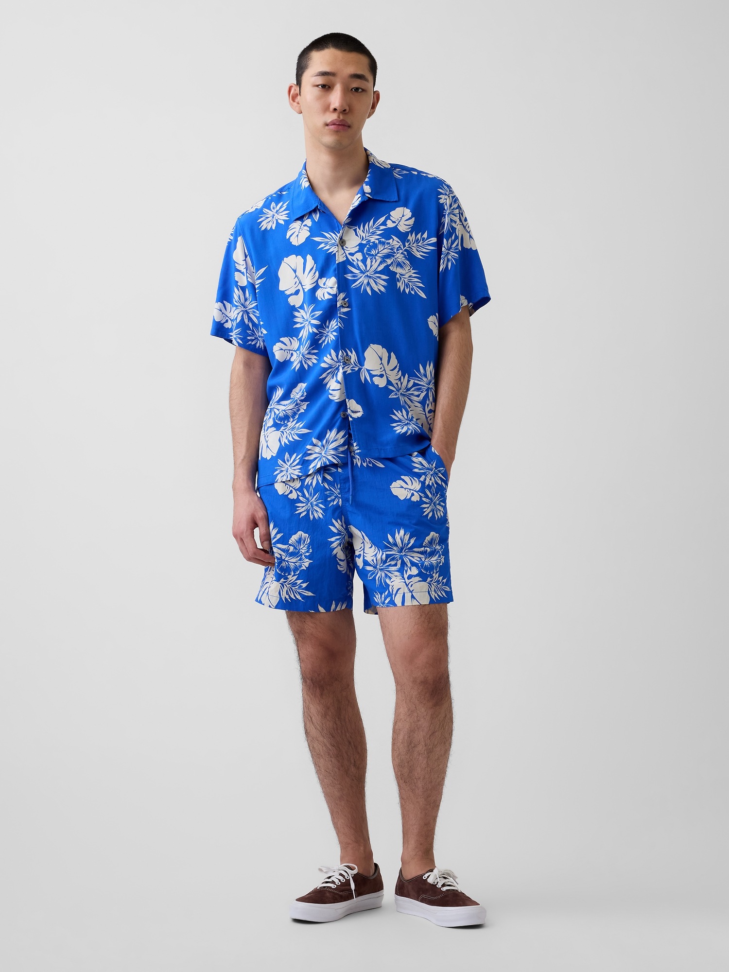 Мужские брюки Gap 6" Relaxed Swim Trunks — фото 6