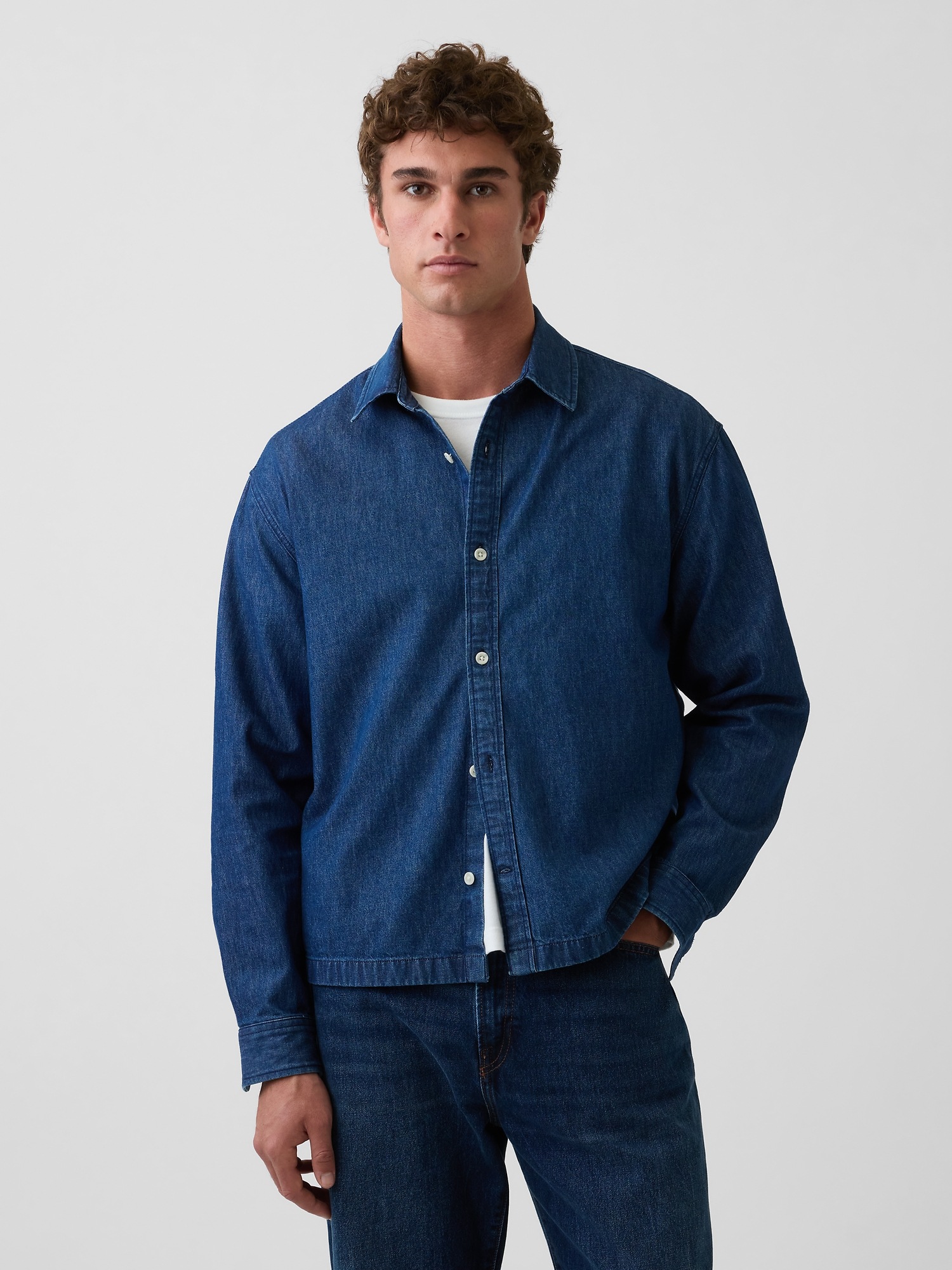 Мужские рубашки Gap Denim Relaxed Straight-Hem Shirt