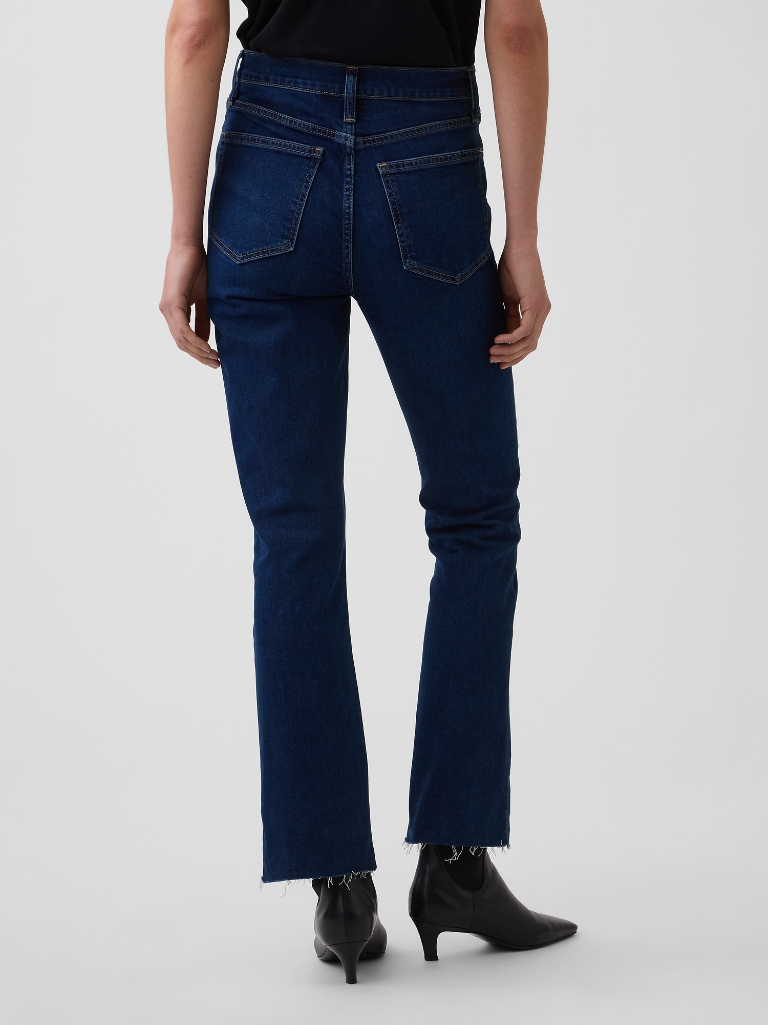 Женские джинсы Gap High Rise Kick Flare Jeans — фото 4