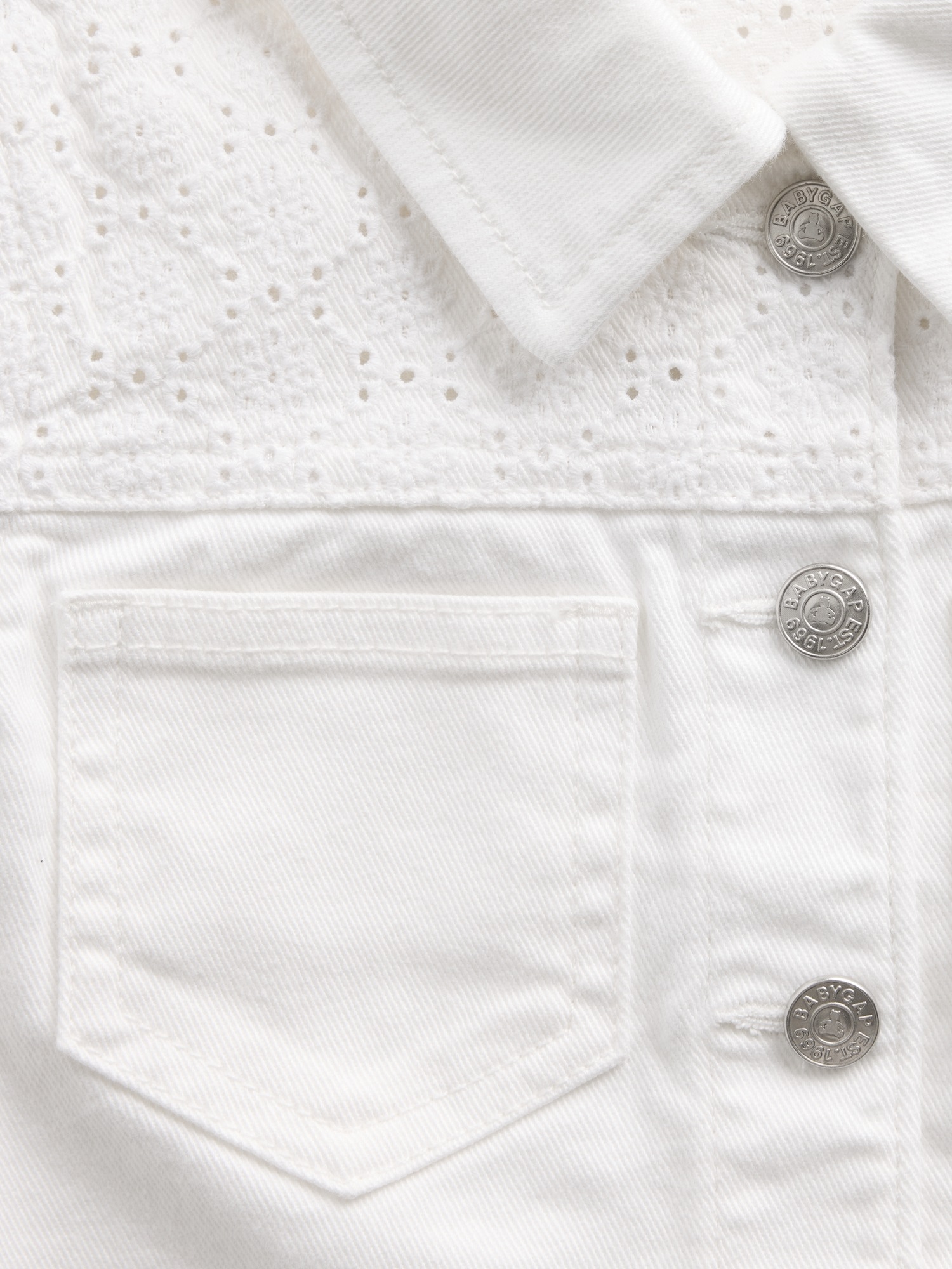 Куртка Gap Eyelet Denim Jacket для малышей, цвет: Белый — фото 4