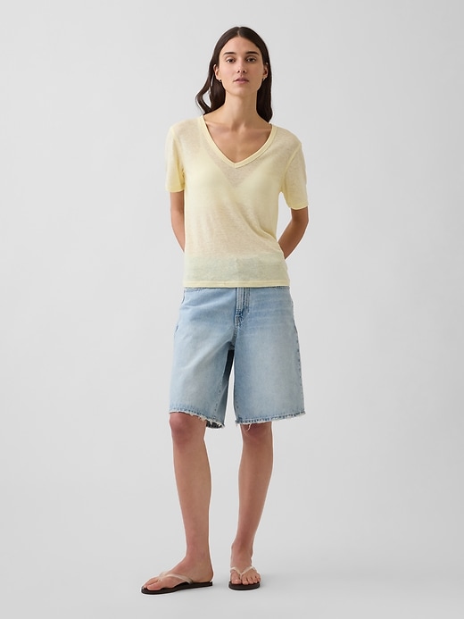 Image number 2 showing, Linen-Blend Relaxed V-Neck T-Shirt