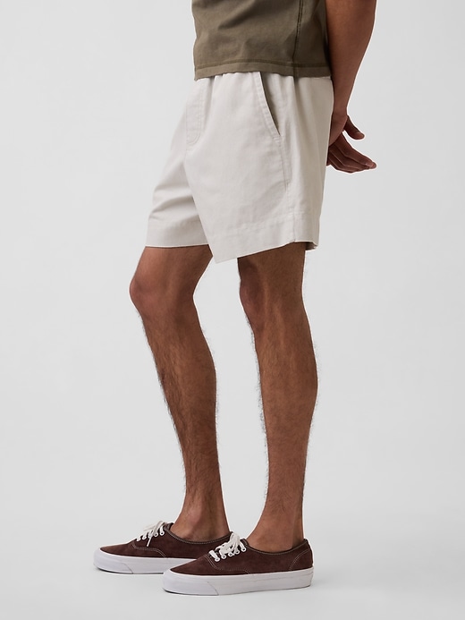 Image number 3 showing, 5.5" Linen-Blend Relaxed Shorts