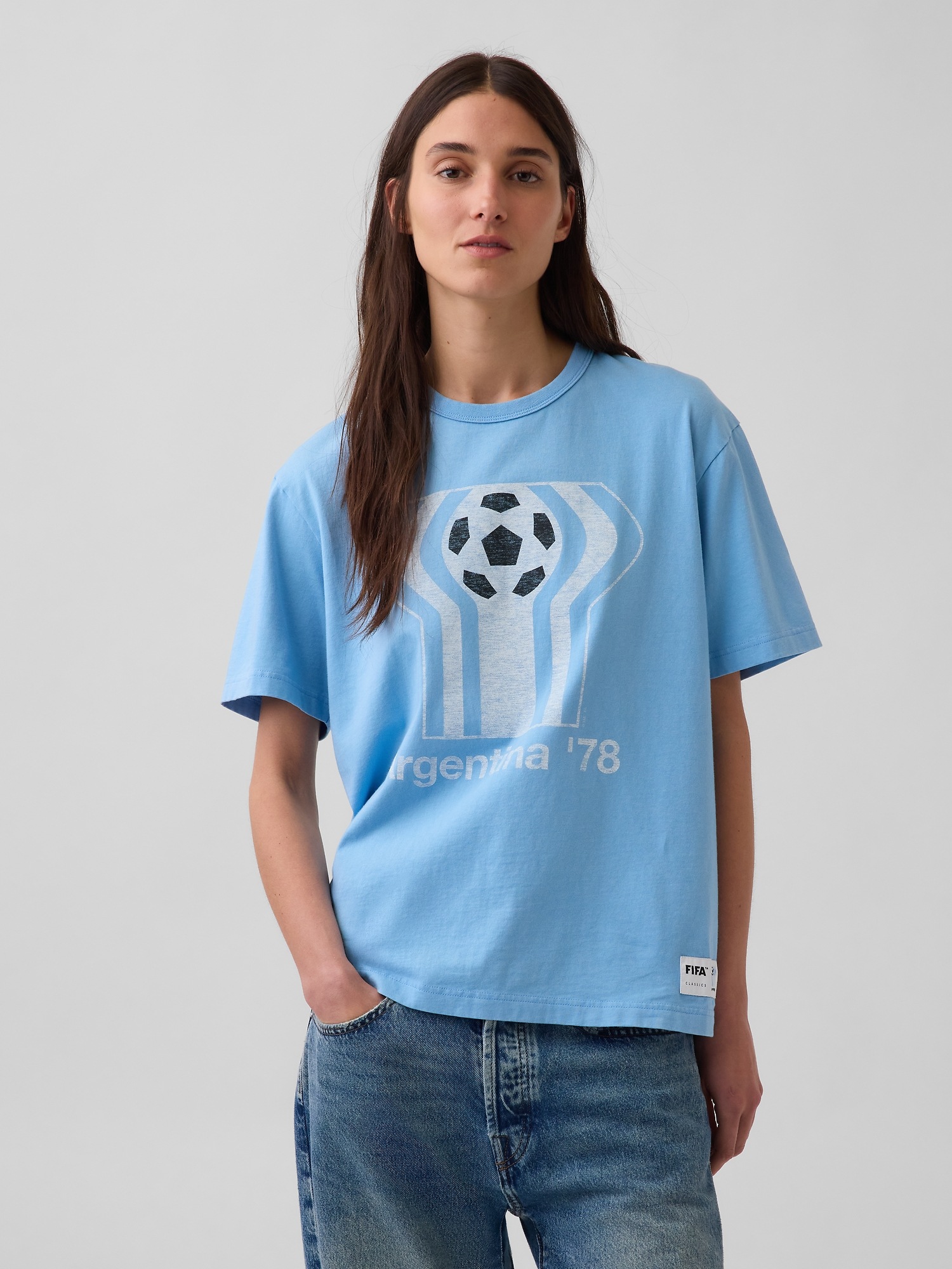 Мужские футболки Gap FIFA WORLD CUP™ Relaxed Graphic T-Shirt — фото 5