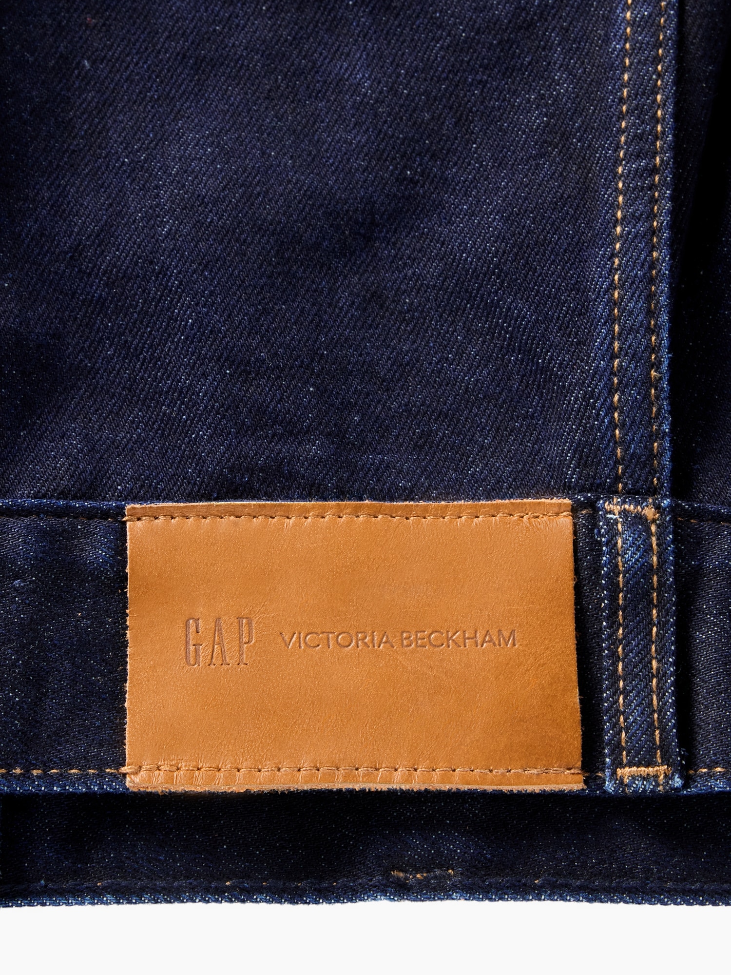 Женская куртка Gap × Victoria Beckham Relaxed Crop Denim Jacket, цвет: Тёмный варёный — фото 4
