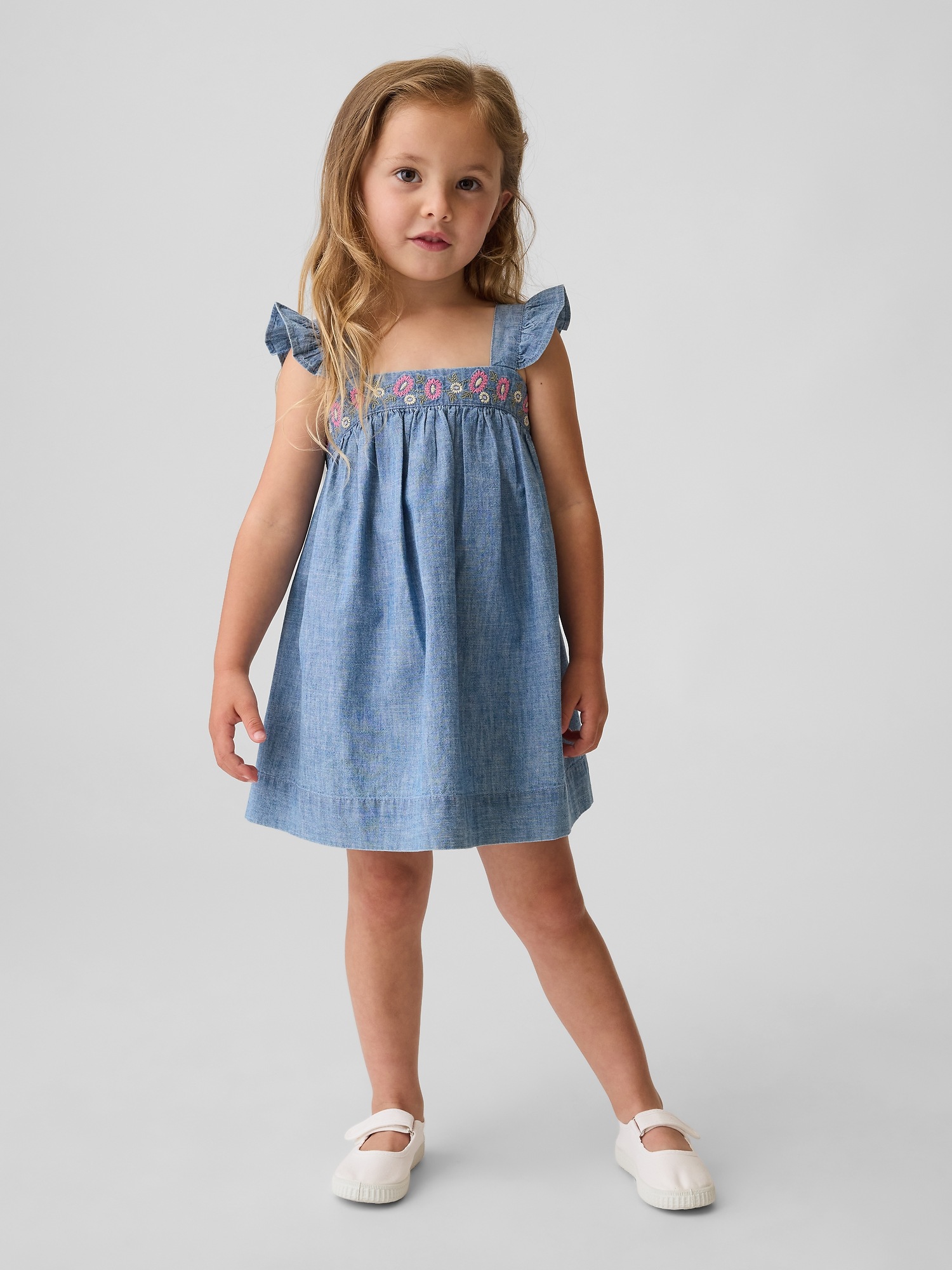 Детские платья Gap Baby & Toddler Embroidered Denim Dress