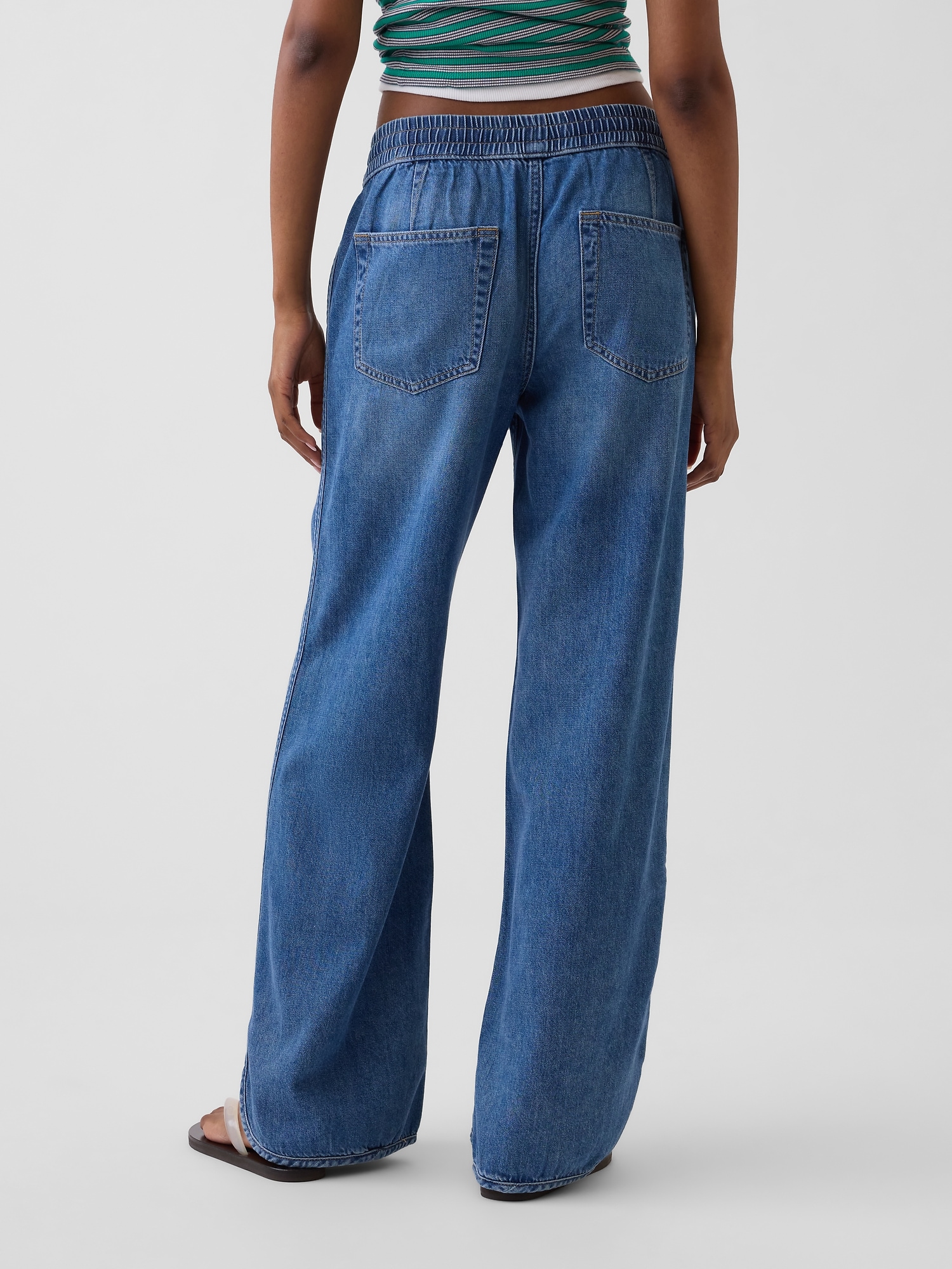 Low Rise UltraSoft '90s Loose Easy Dolphin-Hem Jeans