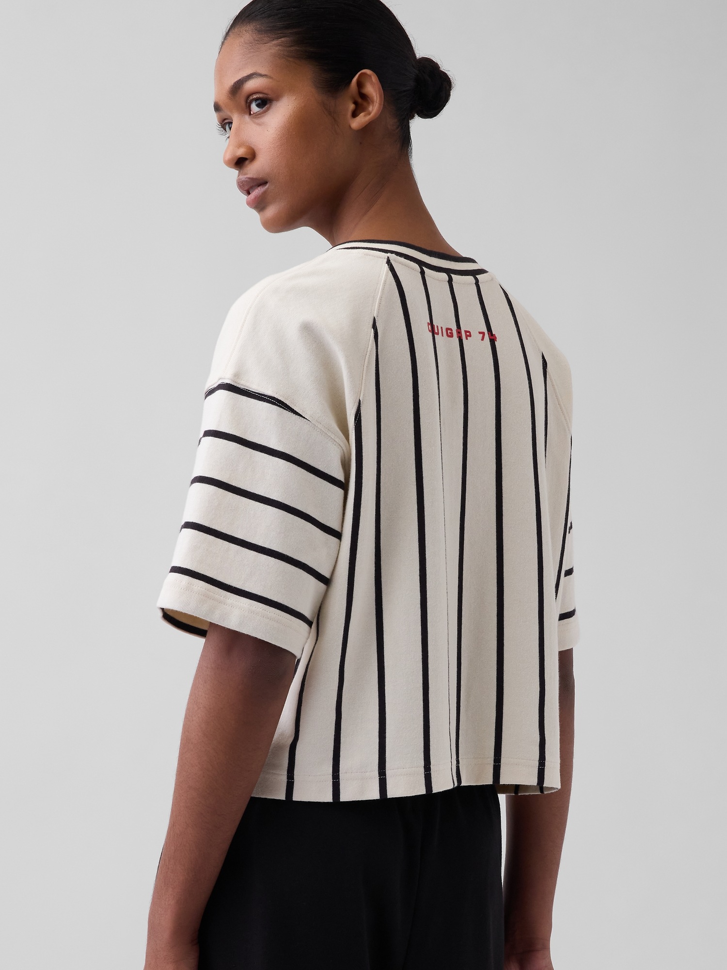 Женская футболка Gap OuiGap Heavyweight Crop T-Shirt, цвет: Chino — фото 2