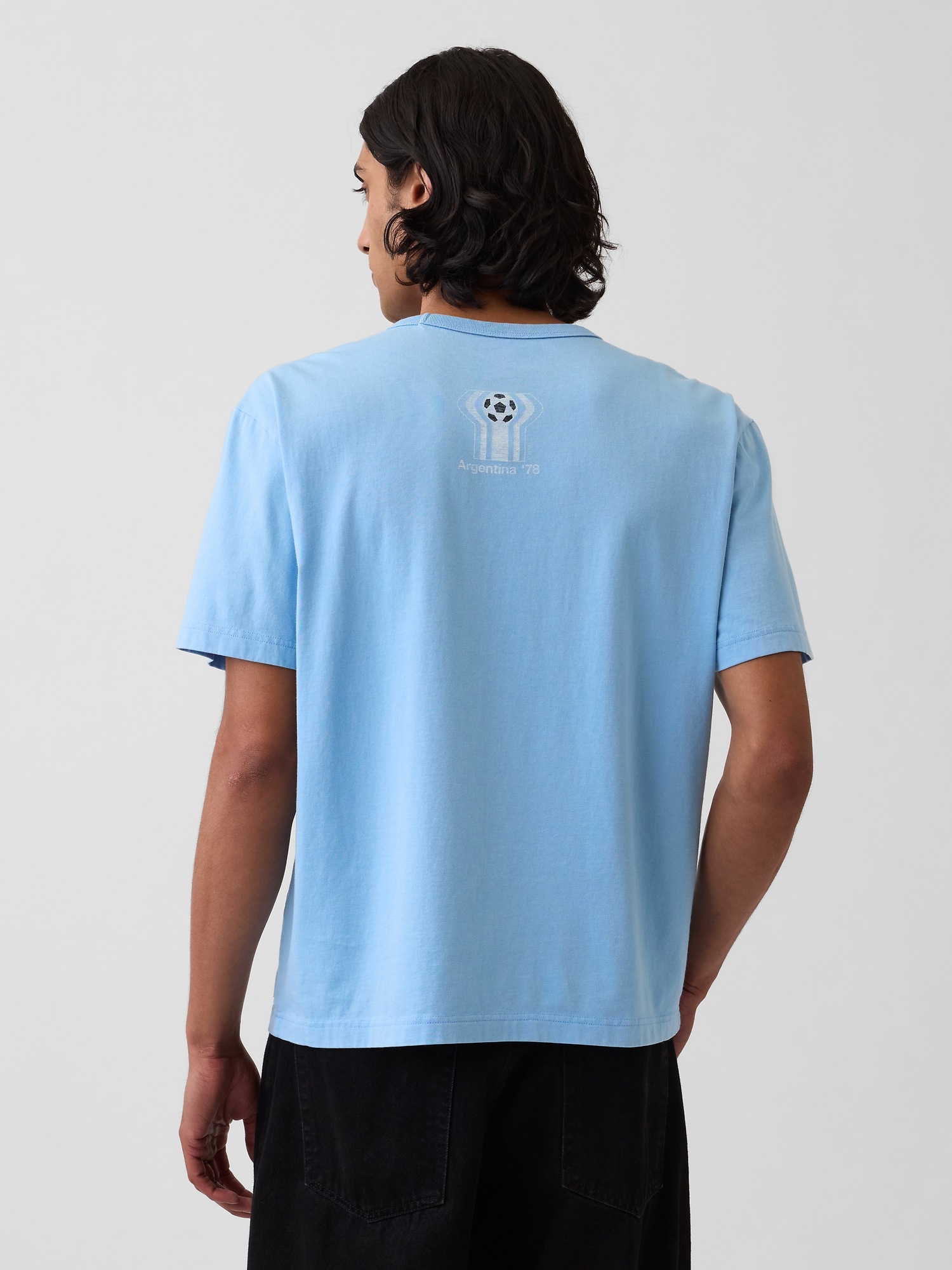 Мужские футболки Gap FIFA WORLD CUP™ Relaxed Graphic T-Shirt — фото 2