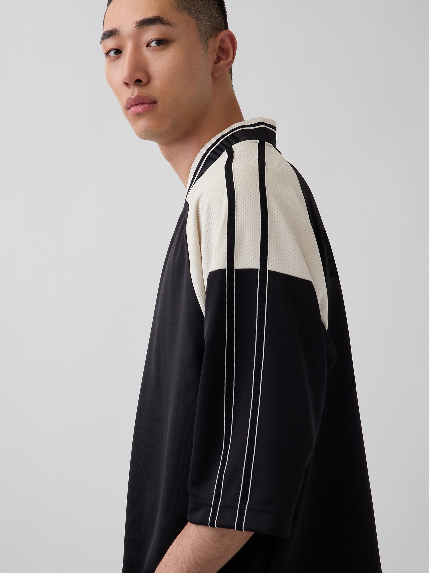 Мужские топы Gap OuiGap Oversized Logo Jersey — фото 4