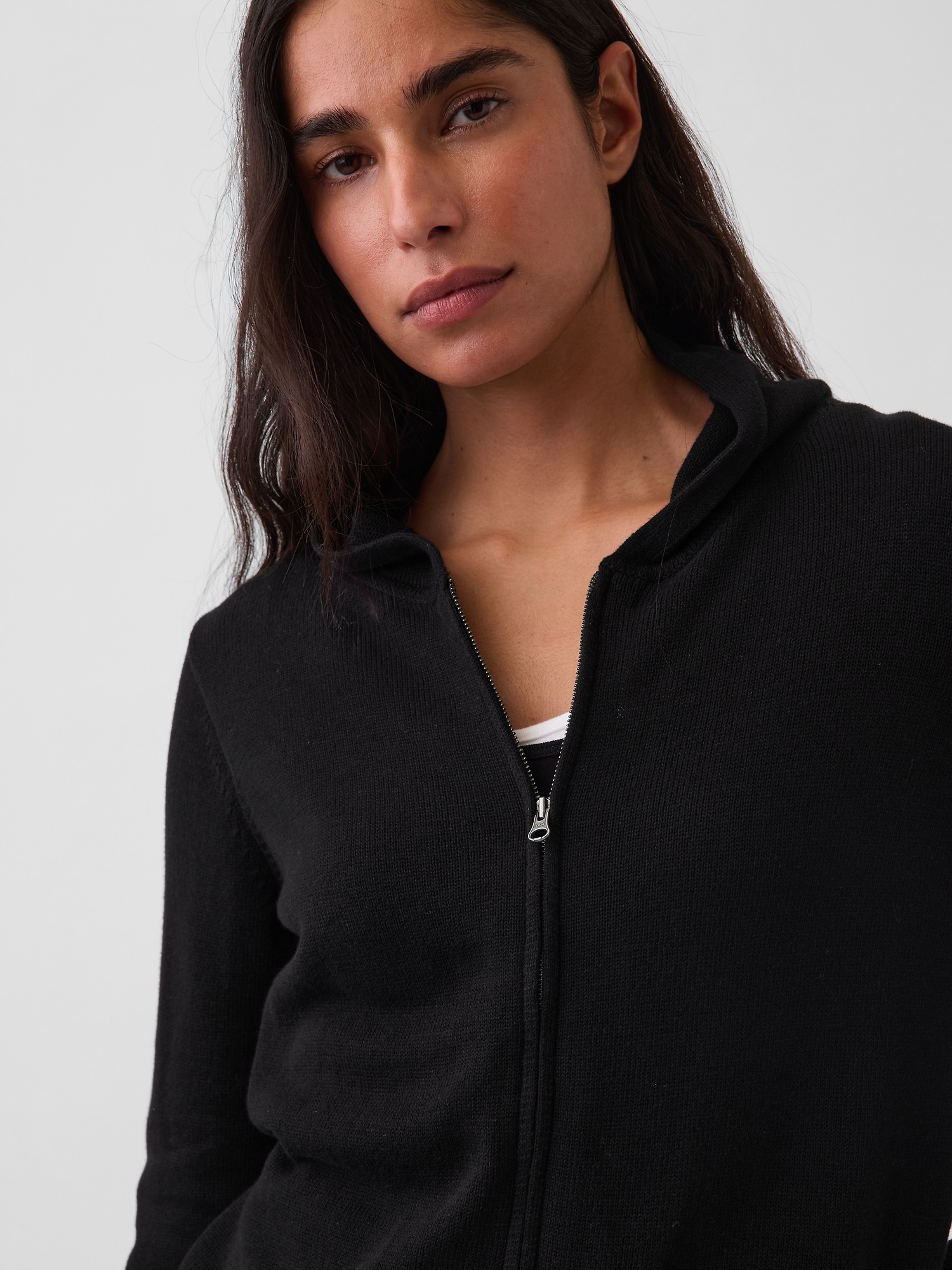 Женское худи Gap 100% Cotton Relaxed Zip, цвет: Чёрный — фото 4
