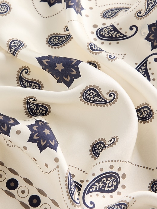 Image number 4 showing, 100% Silk Bandana