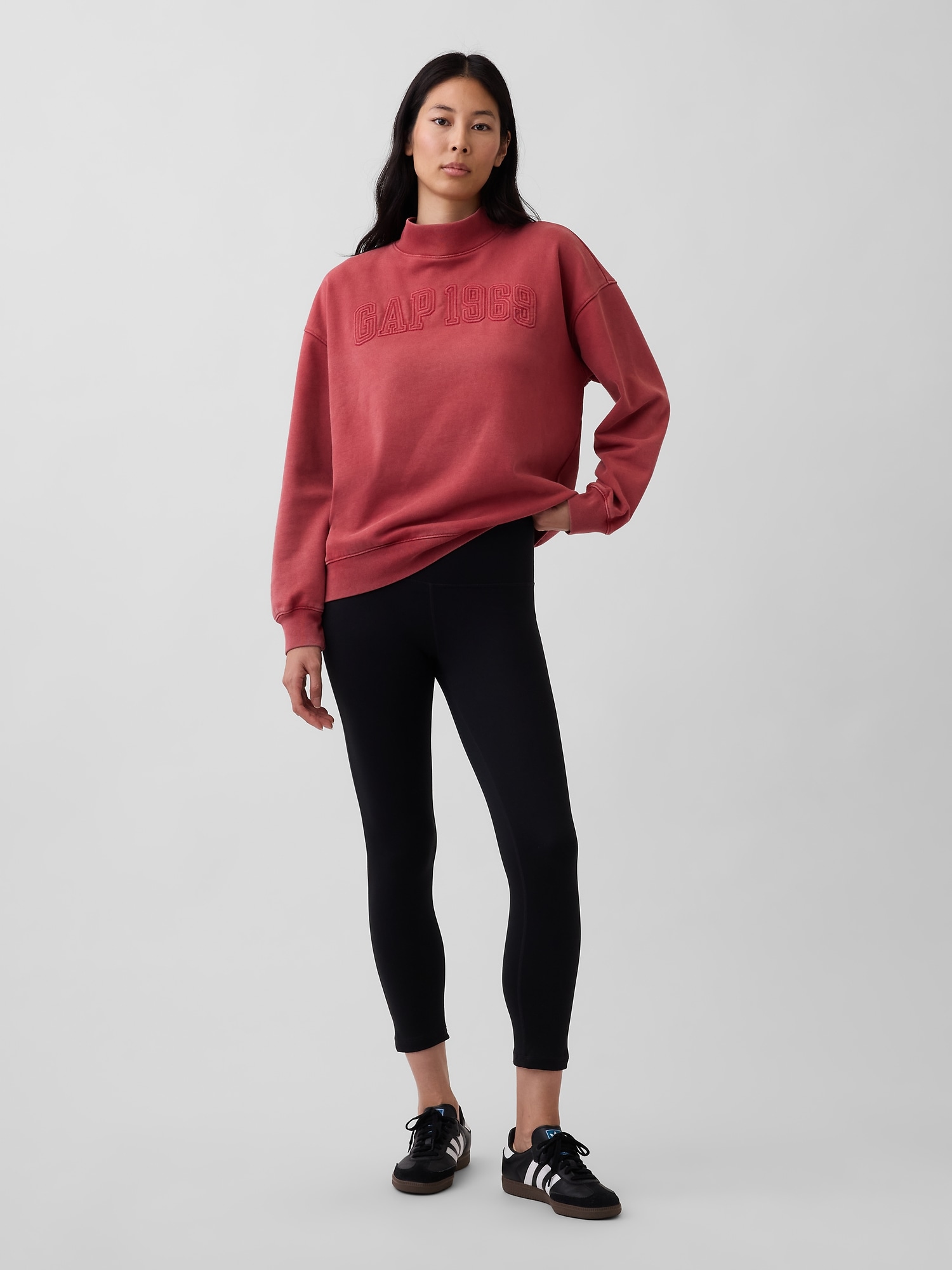 Женский свитшот Gap Heavyweight French Terry Oversized Mockneck, цвет: Красный — фото 2