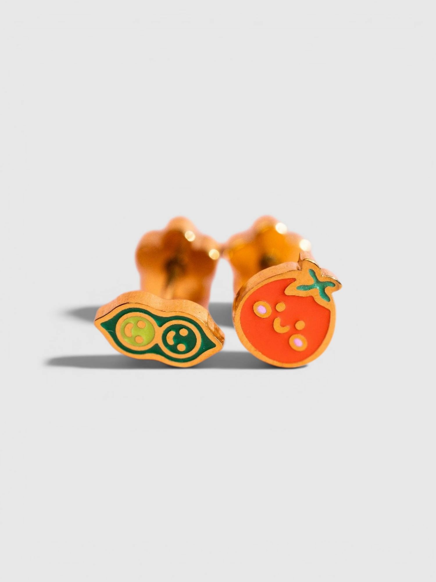 Gap Pierced Co Pea Pod / Tomato Screwback Earrings — фото 2