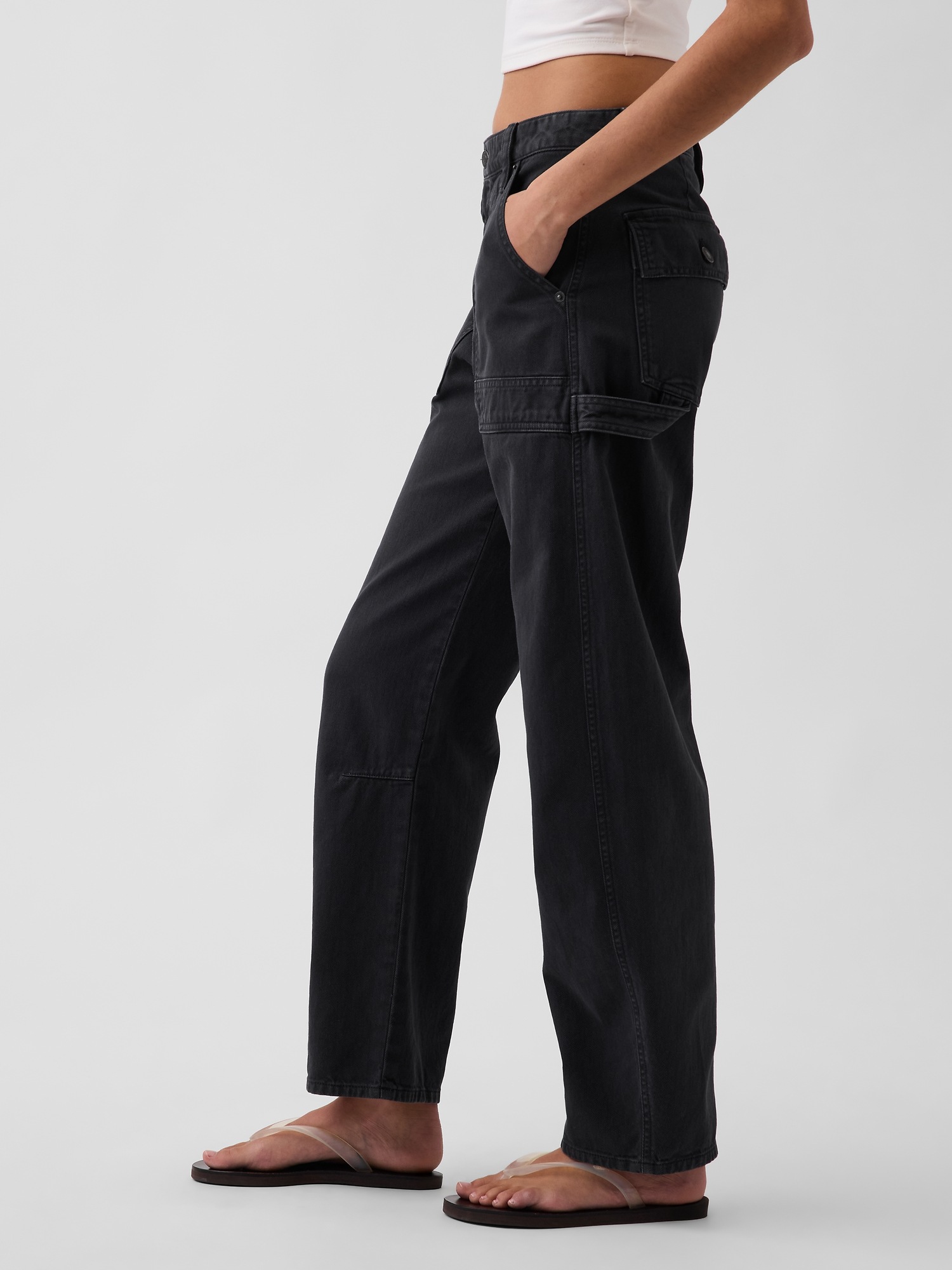 Женские брюки Gap Mid Rise Barrel Utility Ankle Pants — фото 3