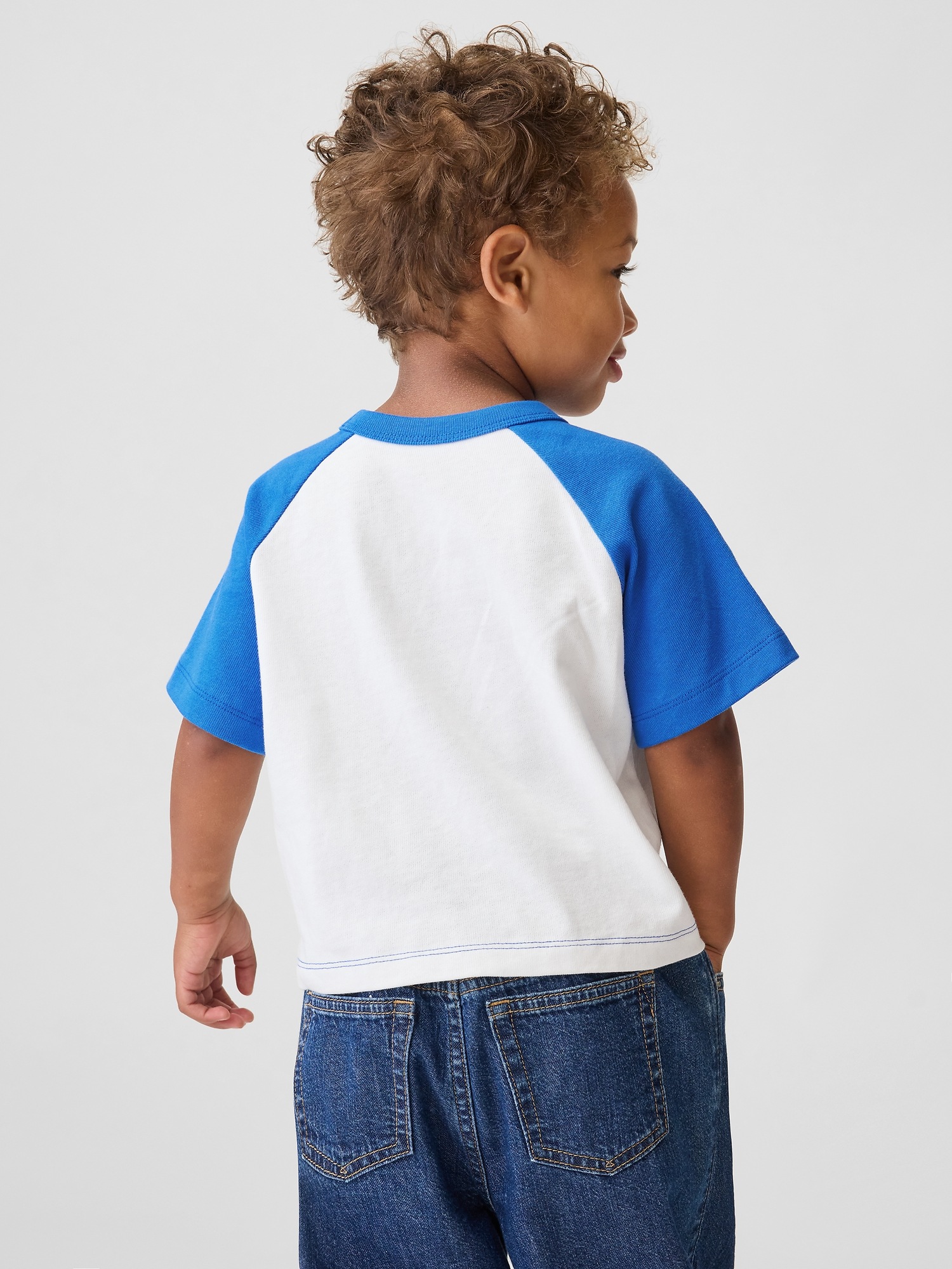 Детские футболки Gap Get Blue Baby & Toddler Raglan T-Shirt — фото 2