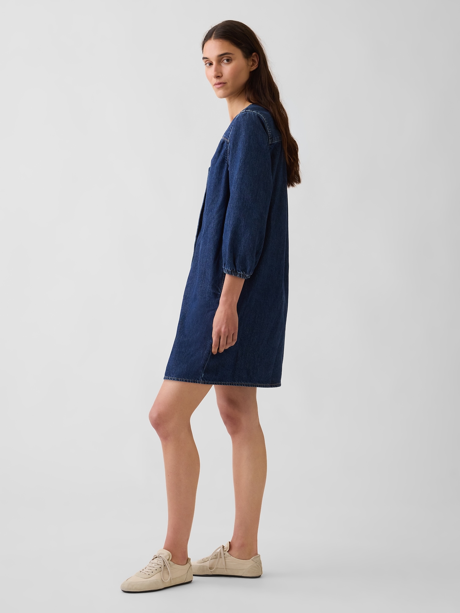 Женские платья Gap Denim V-Neck Shift Mini Dress — фото 3