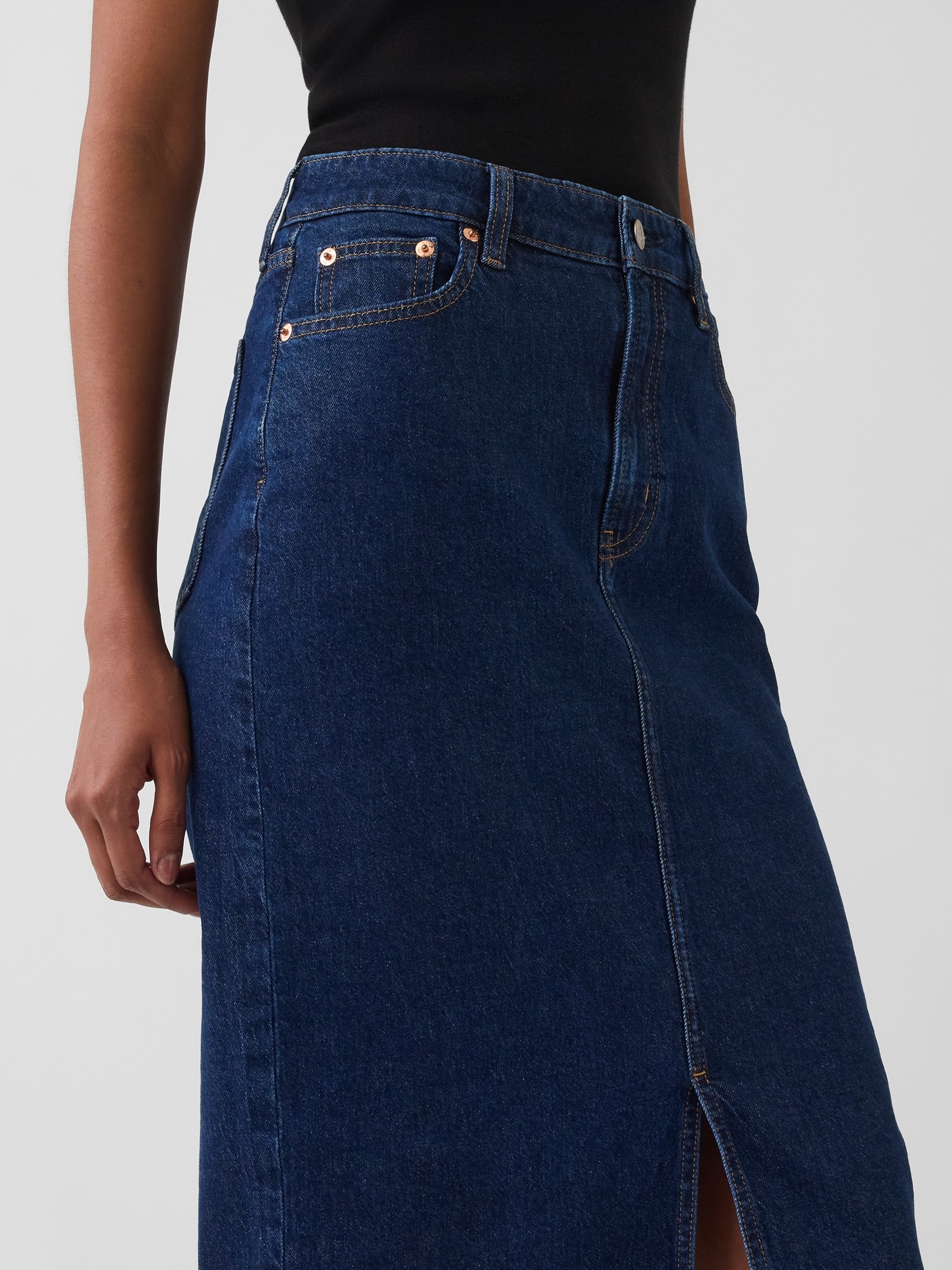 Женские юбки Gap High Rise Denim Midi Pencil Skirt — фото 3