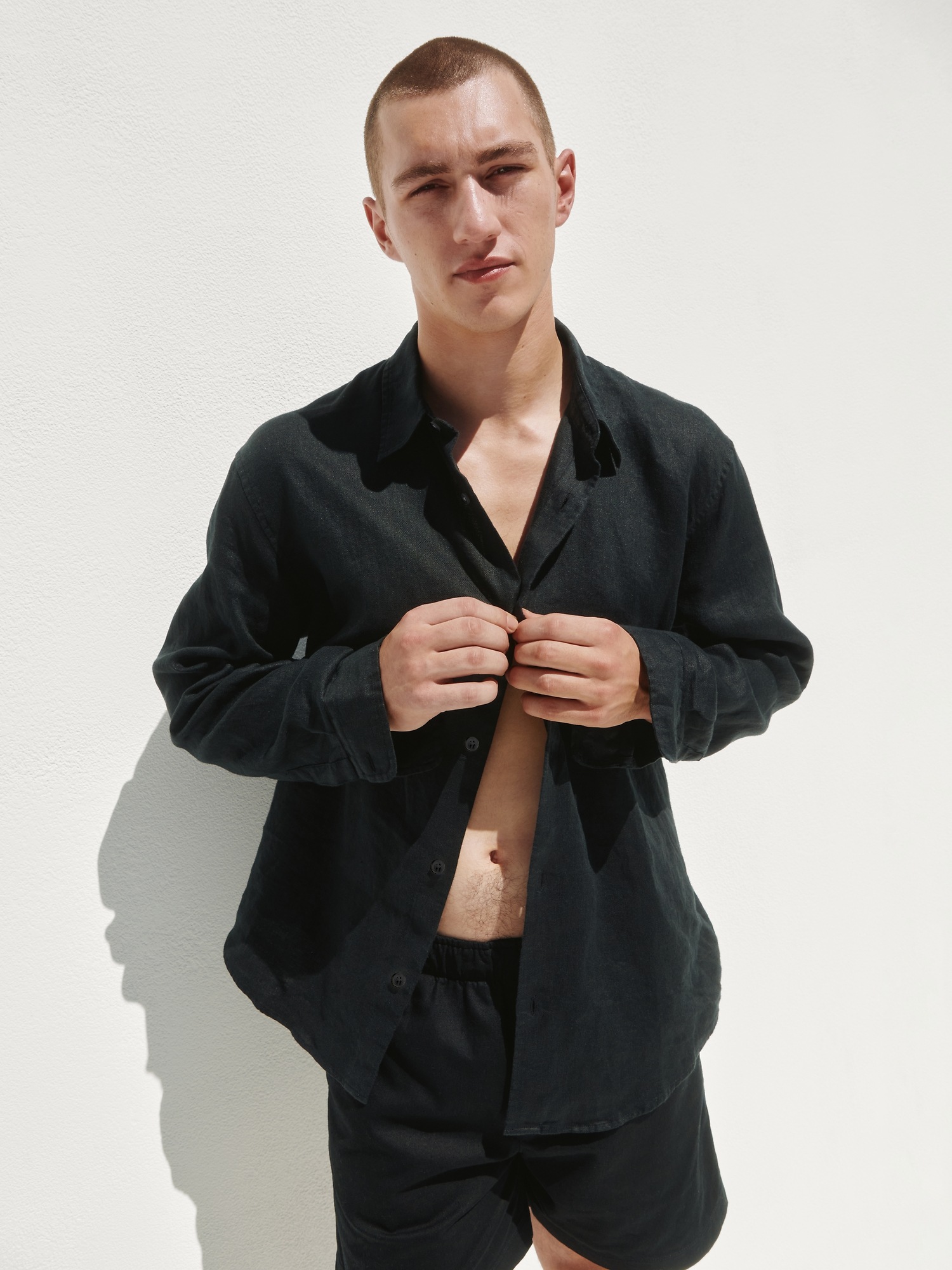 Мужские рубашки Gap 100% Linen Classic Shirt — фото 6