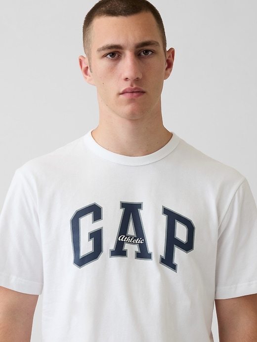 Image number 4 showing, Gap Arch Logo T-Shirt