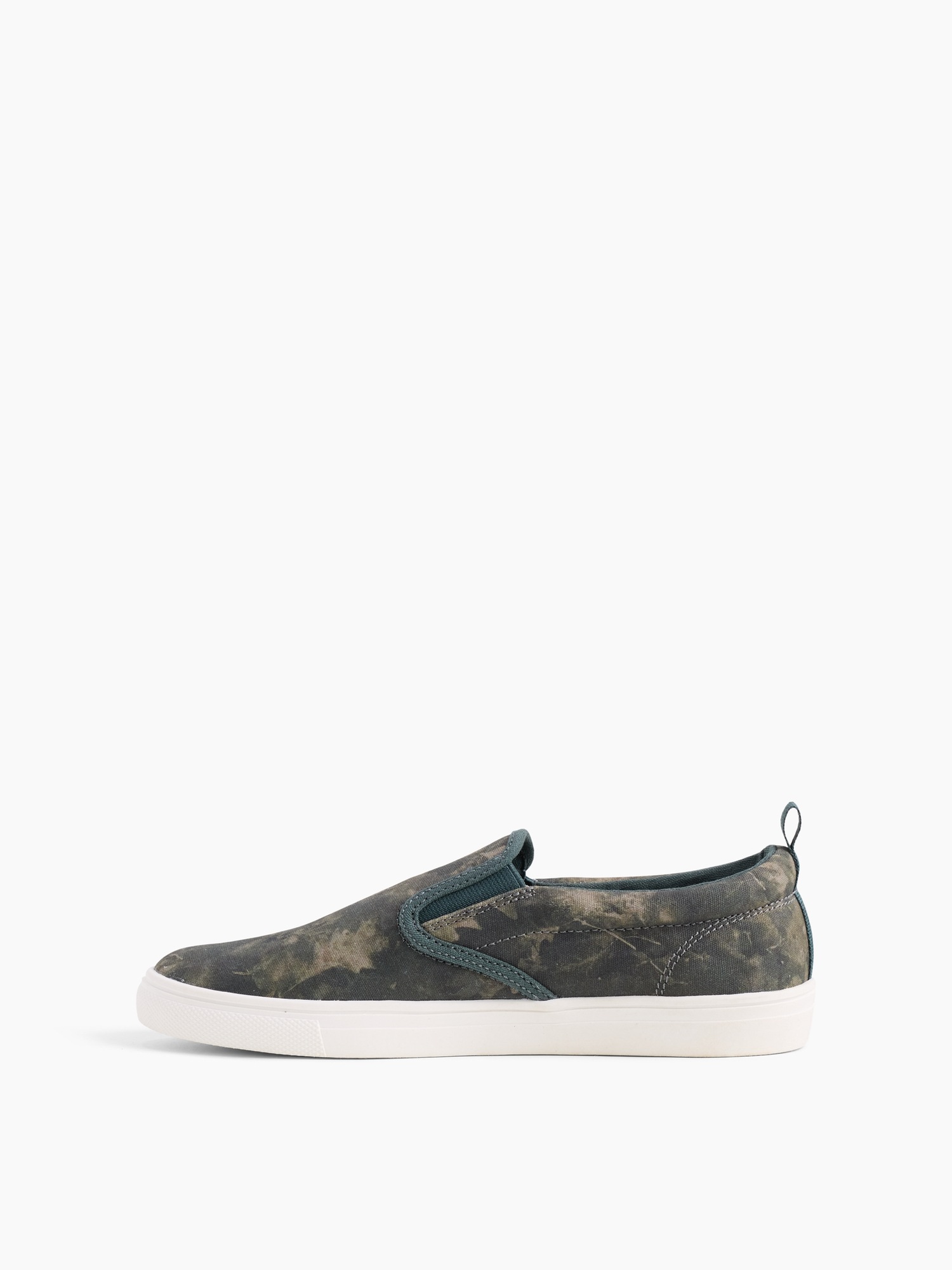 Детские кроссовки Gap Kids Canvas Camo Slip-On Sneakers — фото 4