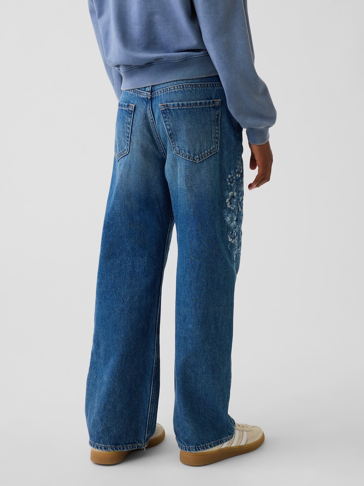 Детские джинсы Gap Kids Low Rise Stride Embroidered Floral Wide-Leg Jeans — фото 4