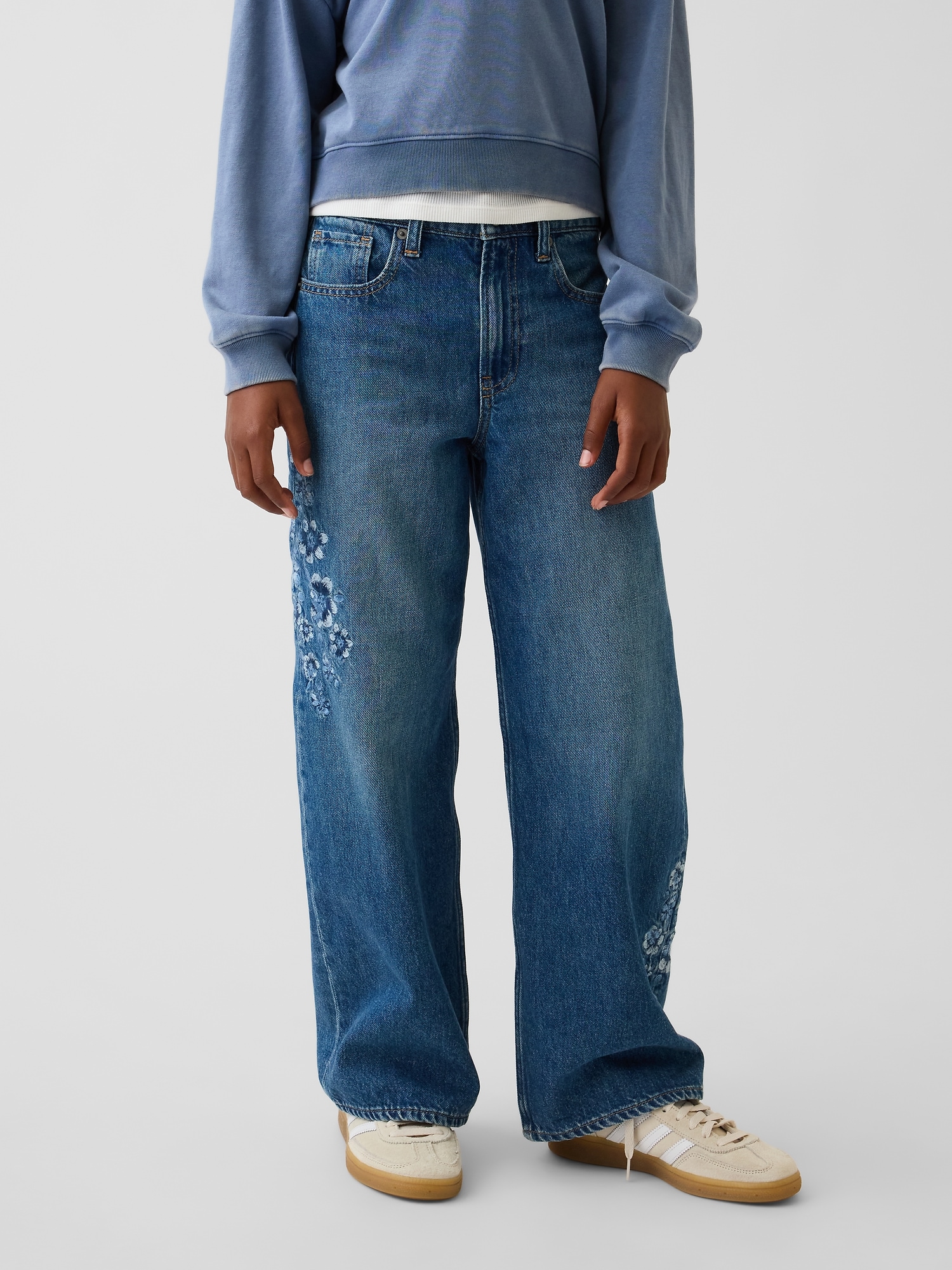Детские джинсы Gap Kids Low Rise Stride Embroidered Floral Wide-Leg Jeans — фото 3