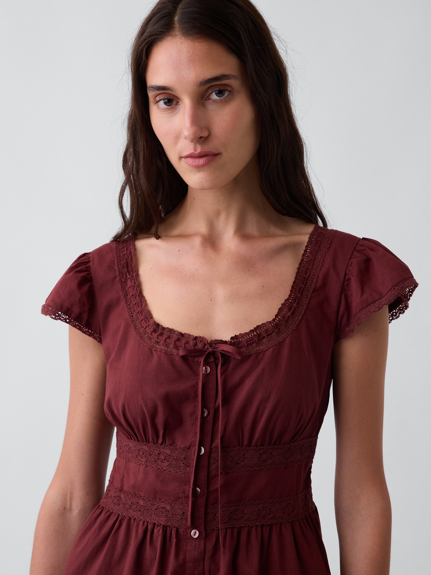 Женские платья Gap Scoop Neck Lace-Trim Mini Dress — фото 2