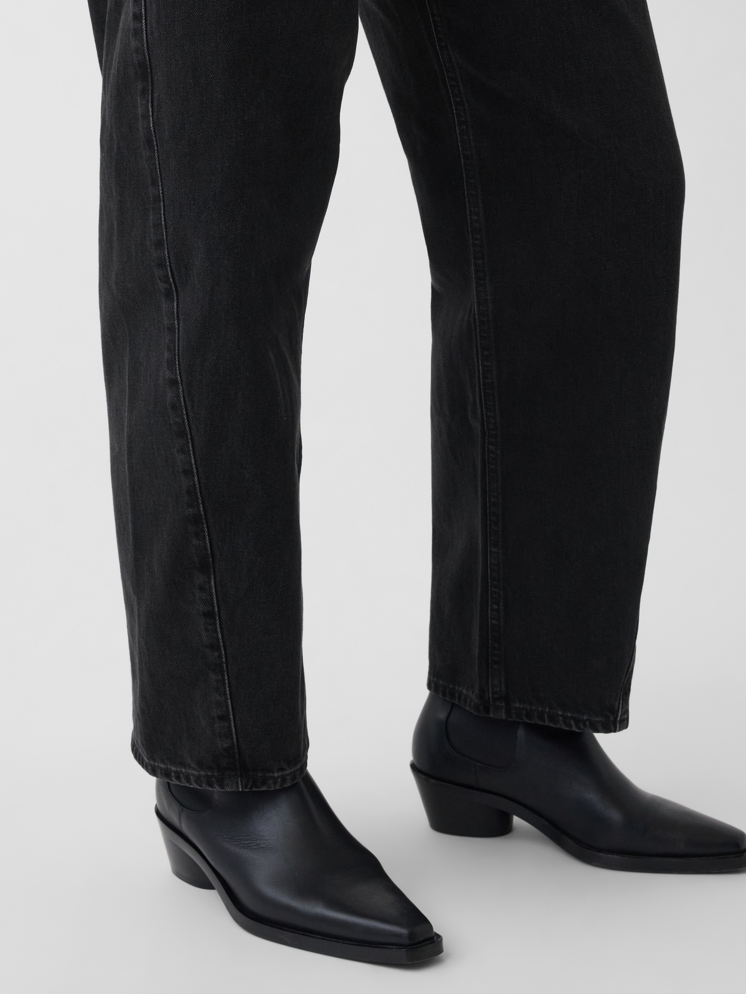 Женские джинсы Gap Curvy High Rise Barrel Jeans — фото 4