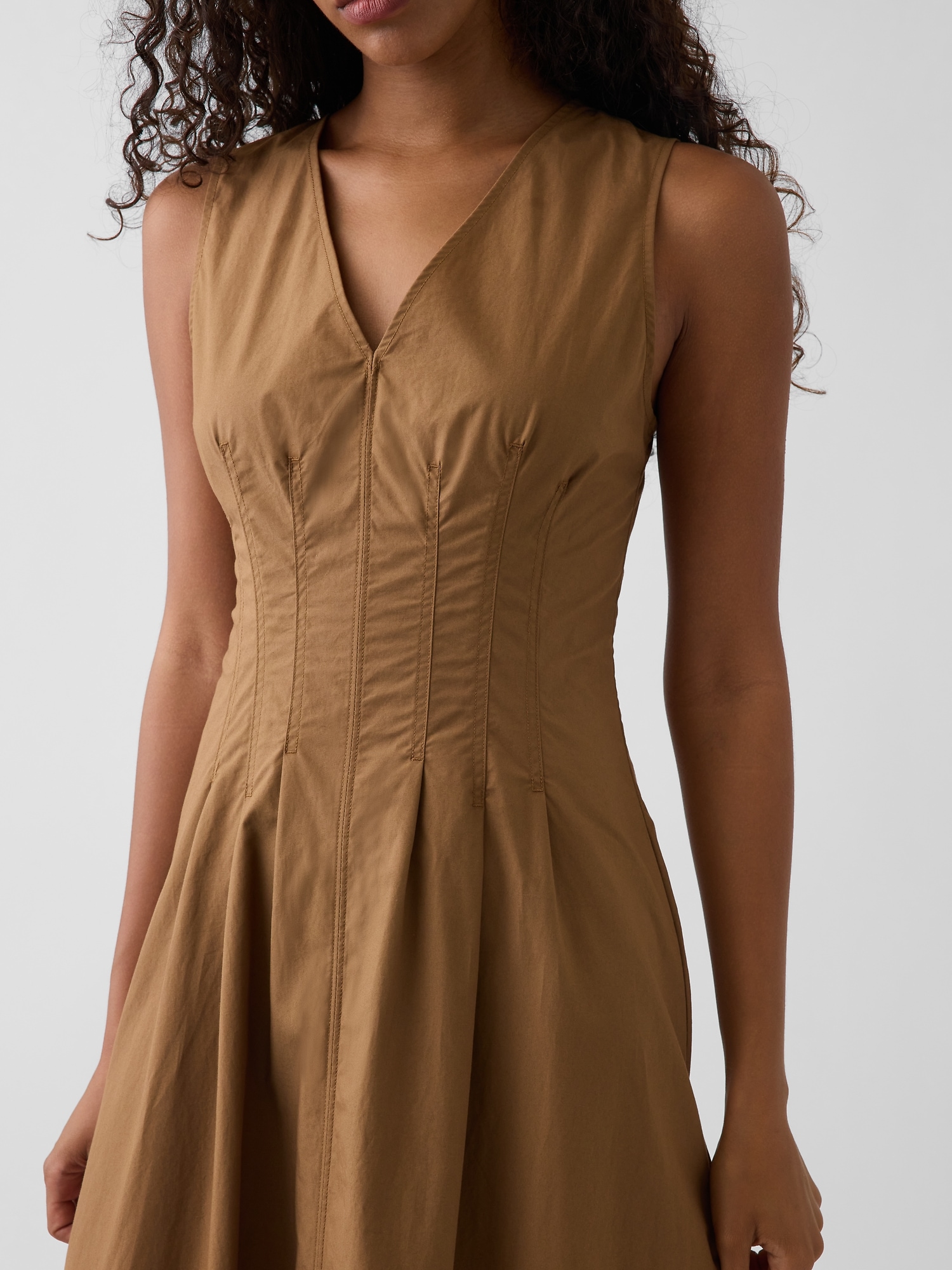Женские платья Gap Poplin V-Neck Cinched Maxi Dress — фото 3