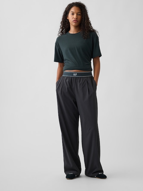 GapFit Pleated Easy Logo Pants