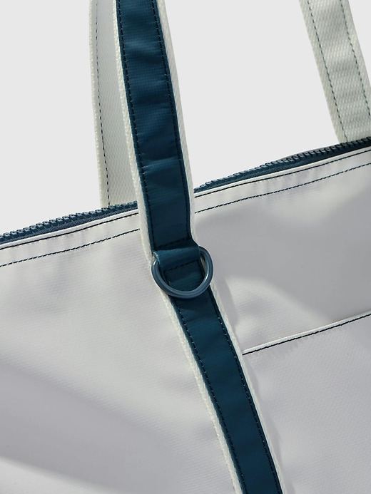 Image number 4 showing, Shiraleah Port Water Resistant Tote