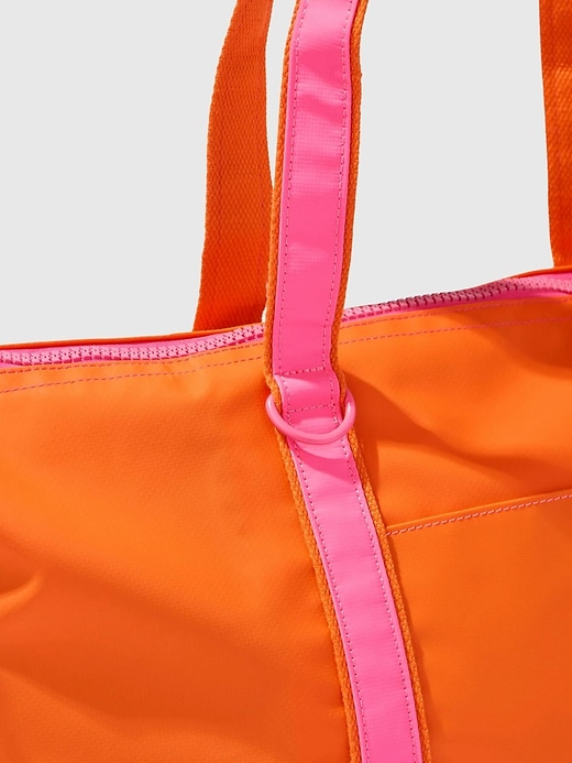Image number 4 showing, Shiraleah Port Water Resistant Tote